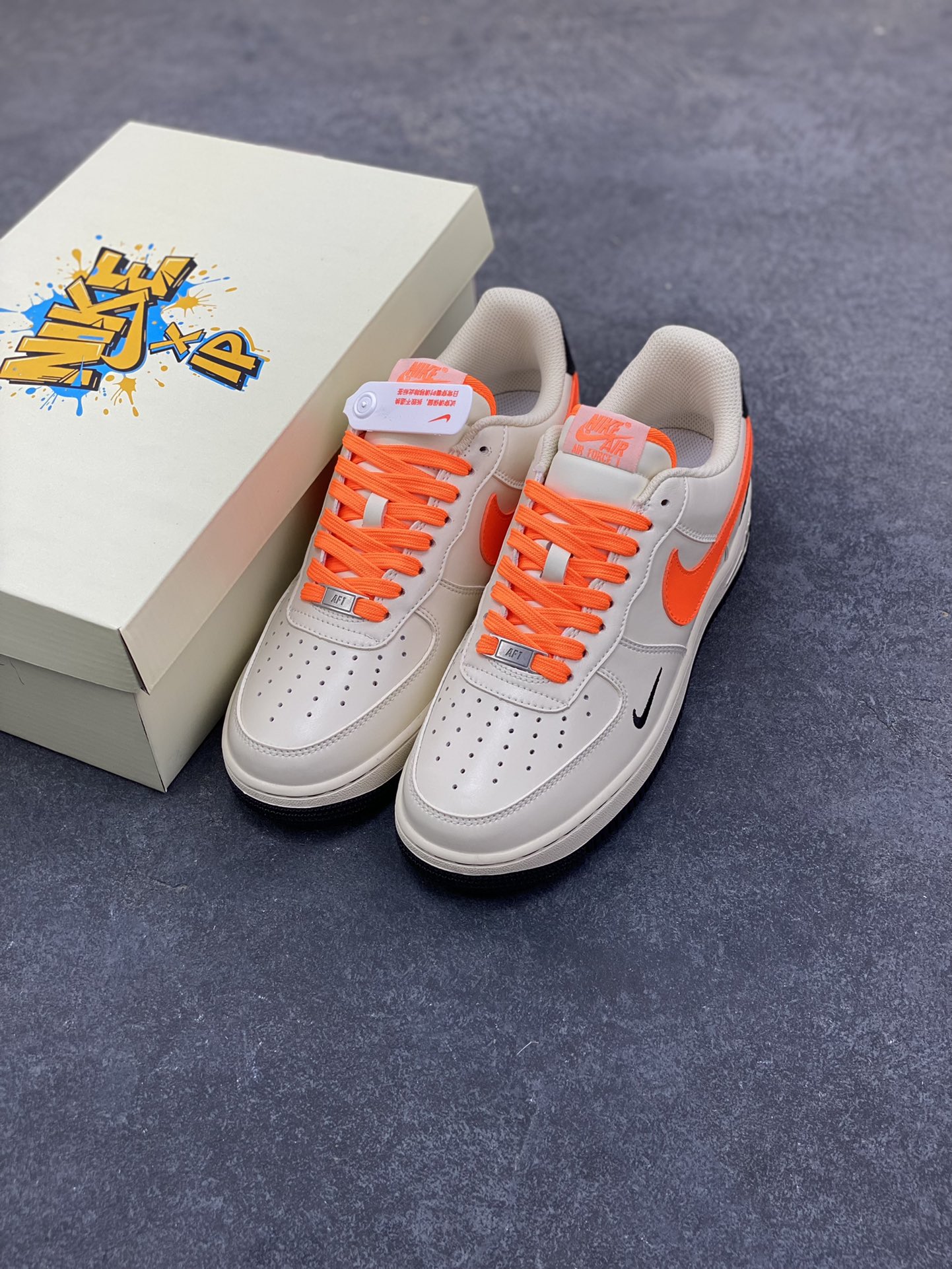 图片[8]-NIke Air Force 1 ‘07 Low 米白艳橙 空军一号低帮 运动鞋 休闲鞋 折边针车 工艺难度大 原楦头原纸板 高端定制鞋盒 原厂鞋底 超高清洁度 细节完美 货号：NH0601-582 尺码：36 36.5 37.5 38 38.5 39 40 40.5 41 42 42.5 43 44 44.5 45-选品中心