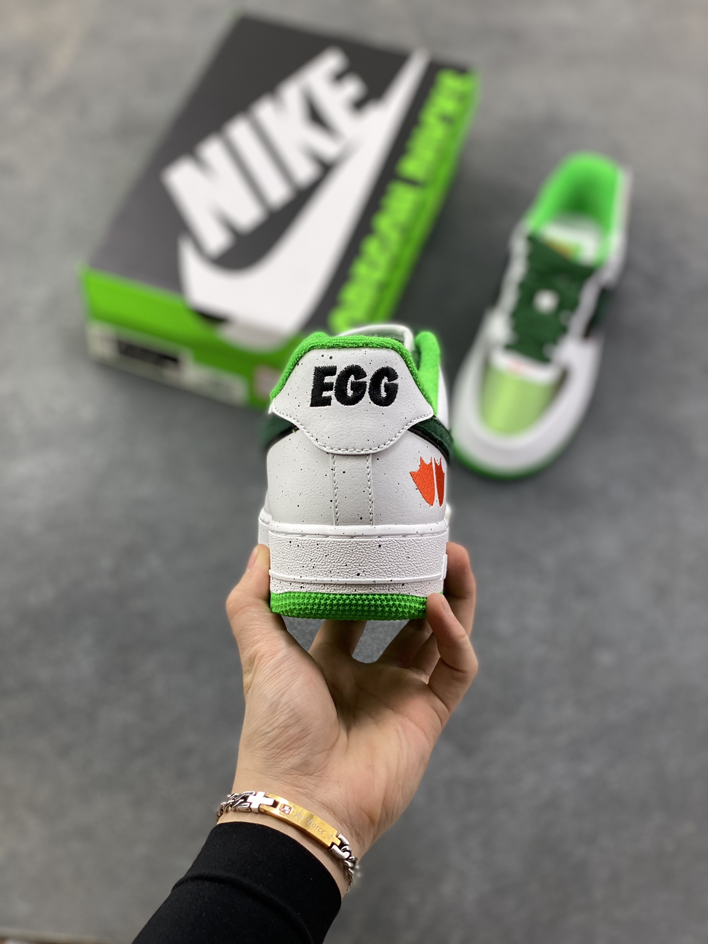 图片[4]-NIke Air Force 1 ‘07 Low 空军一号低帮 运动鞋 休闲鞋 折边针车 工艺难度大 原楦头原纸板 原装鞋盒 定制五金配件 内置全掌气垫 原厂鞋底 货号：IU7613-100 尺码：36 36.5 37.5 38 38.5 39 40 40.5 41 42 42.5 43 44 44.5 45-选品中心