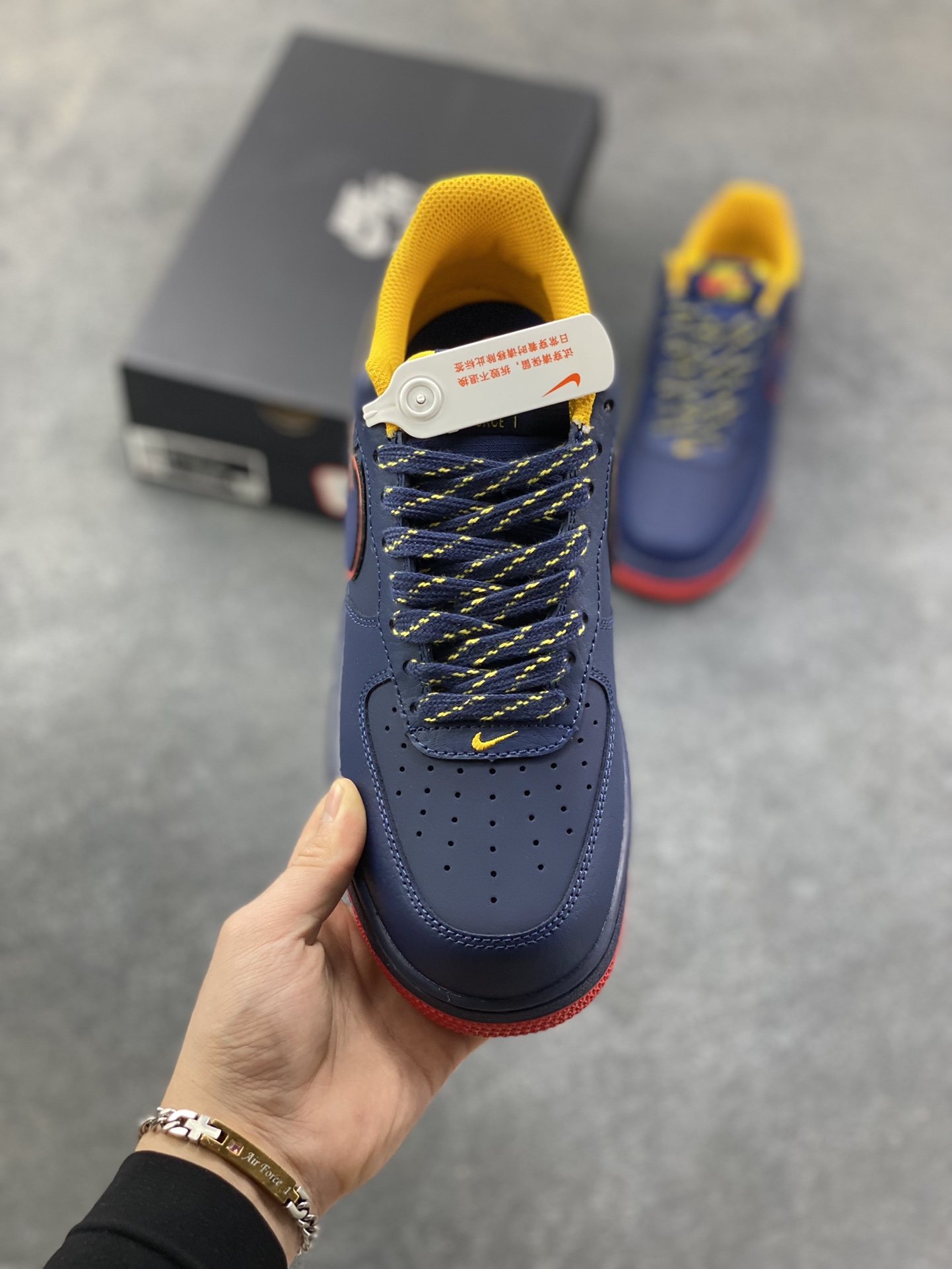 图片[2]-NIke Air Force 1 ‘07 Low 空军一号低帮 运动鞋 休闲鞋 折边针车 工艺难度大 原楦头原纸板 原装鞋盒 定制五金配件 内置全掌气垫 原厂鞋底 货号：FJ4146-120 尺码：36 36.5 37.5 38 38.5 39 40 40.5 41 42 42.5 43 44 44.5 45-选品中心