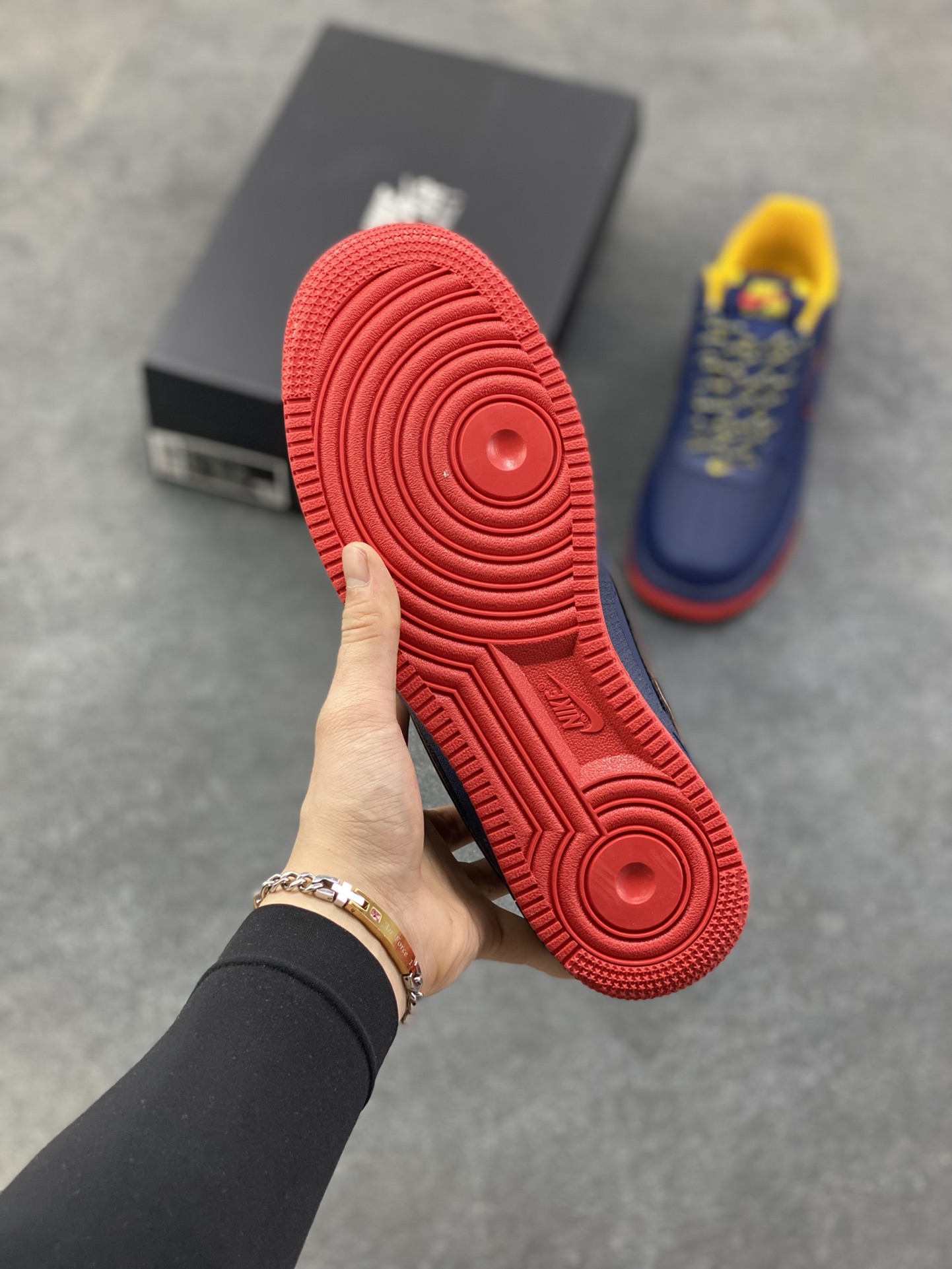 图片[5]-NIke Air Force 1 ‘07 Low 空军一号低帮 运动鞋 休闲鞋 折边针车 工艺难度大 原楦头原纸板 原装鞋盒 定制五金配件 内置全掌气垫 原厂鞋底 货号：FJ4146-120 尺码：36 36.5 37.5 38 38.5 39 40 40.5 41 42 42.5 43 44 44.5 45-选品中心