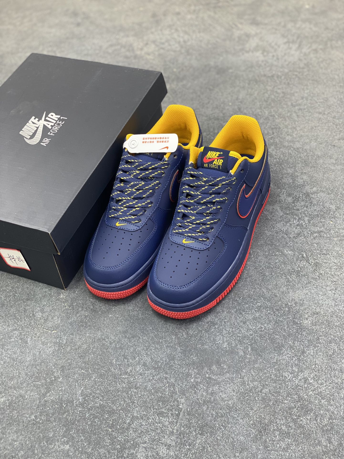 图片[8]-NIke Air Force 1 ‘07 Low 空军一号低帮 运动鞋 休闲鞋 折边针车 工艺难度大 原楦头原纸板 原装鞋盒 定制五金配件 内置全掌气垫 原厂鞋底 货号：FJ4146-120 尺码：36 36.5 37.5 38 38.5 39 40 40.5 41 42 42.5 43 44 44.5 45-选品中心