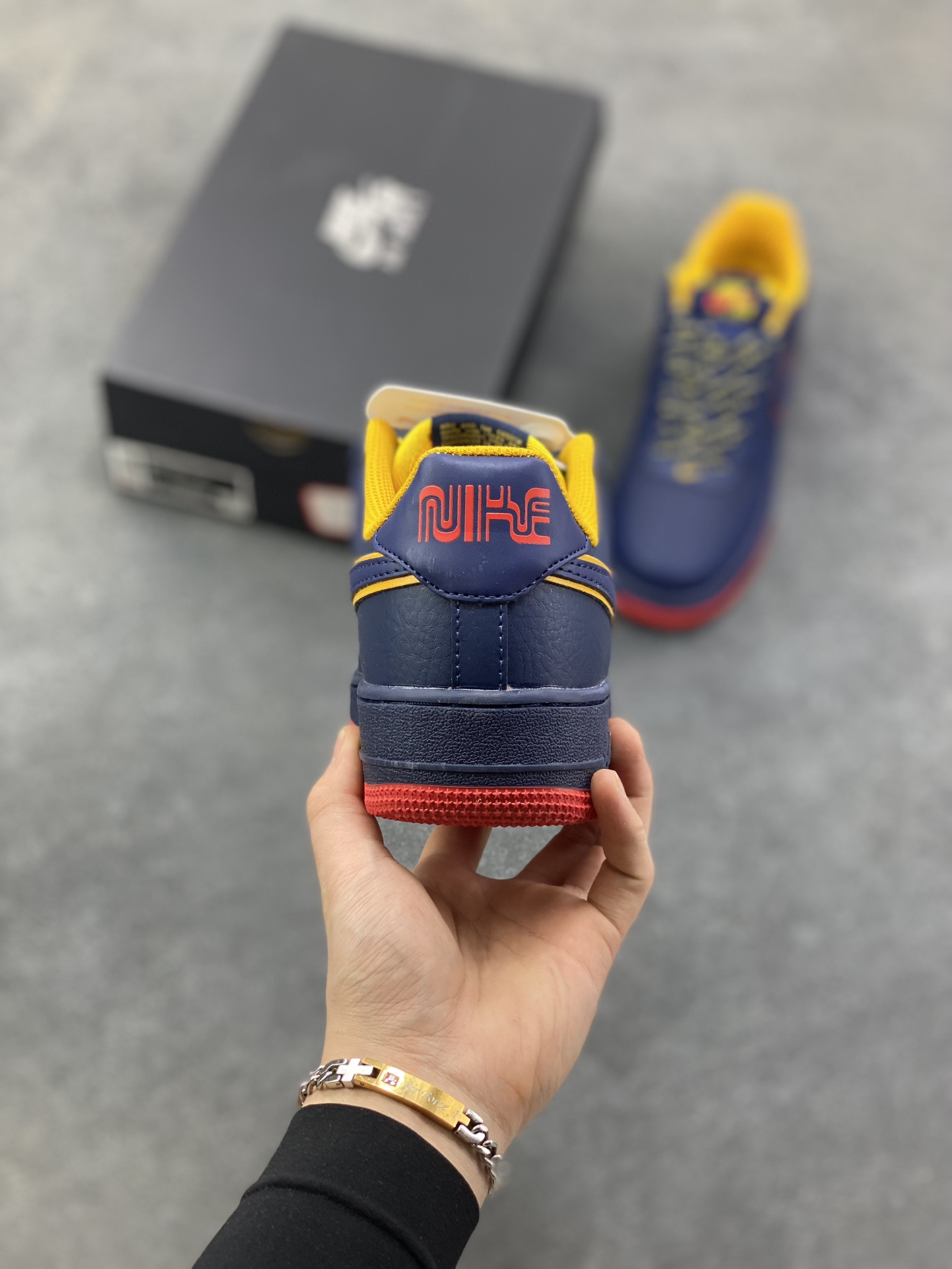 图片[4]-NIke Air Force 1 ‘07 Low 空军一号低帮 运动鞋 休闲鞋 折边针车 工艺难度大 原楦头原纸板 原装鞋盒 定制五金配件 内置全掌气垫 原厂鞋底 货号：FJ4146-120 尺码：36 36.5 37.5 38 38.5 39 40 40.5 41 42 42.5 43 44 44.5 45-选品中心
