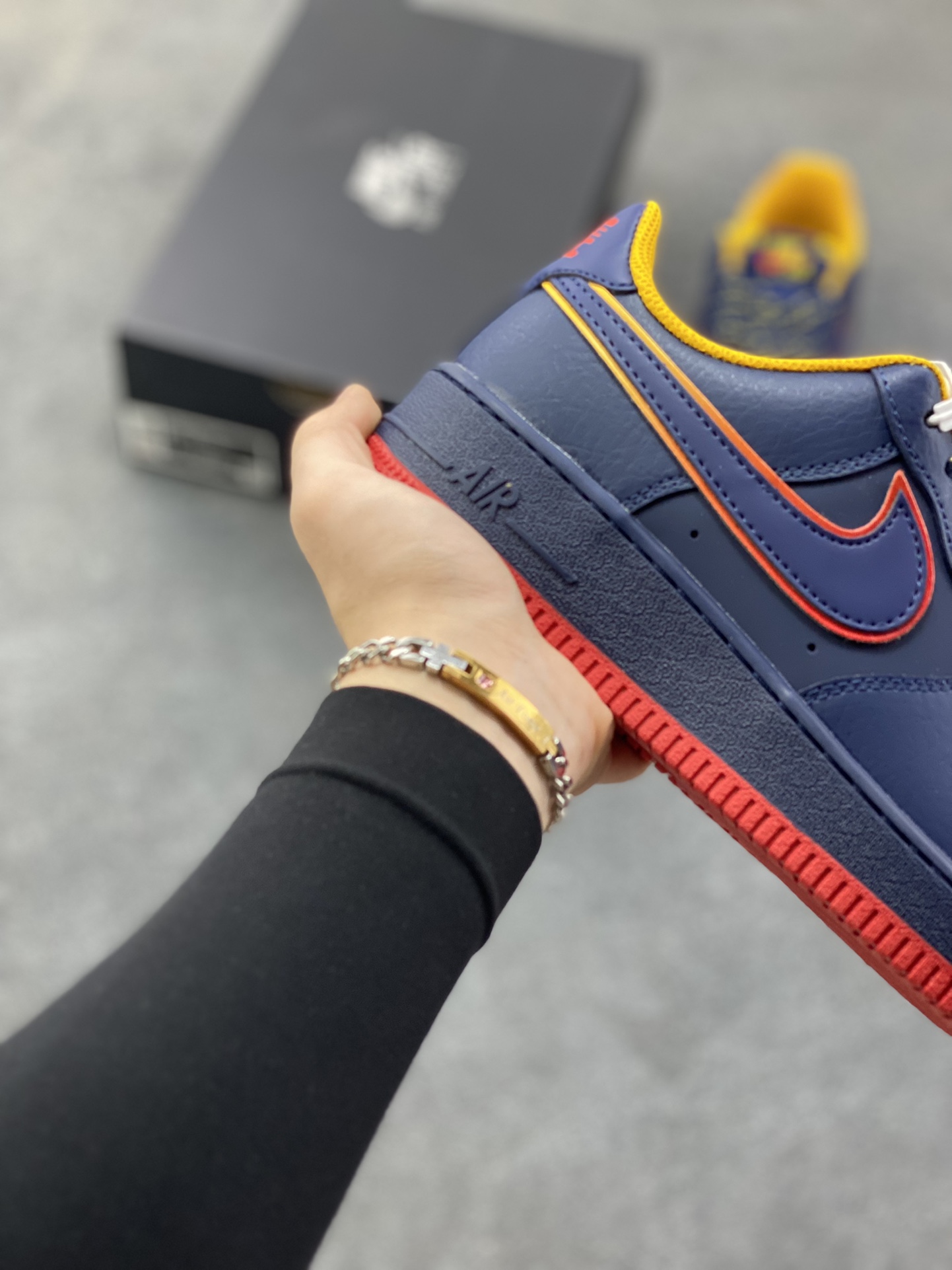图片[6]-NIke Air Force 1 ‘07 Low 空军一号低帮 运动鞋 休闲鞋 折边针车 工艺难度大 原楦头原纸板 原装鞋盒 定制五金配件 内置全掌气垫 原厂鞋底 货号：FJ4146-120 尺码：36 36.5 37.5 38 38.5 39 40 40.5 41 42 42.5 43 44 44.5 45-选品中心