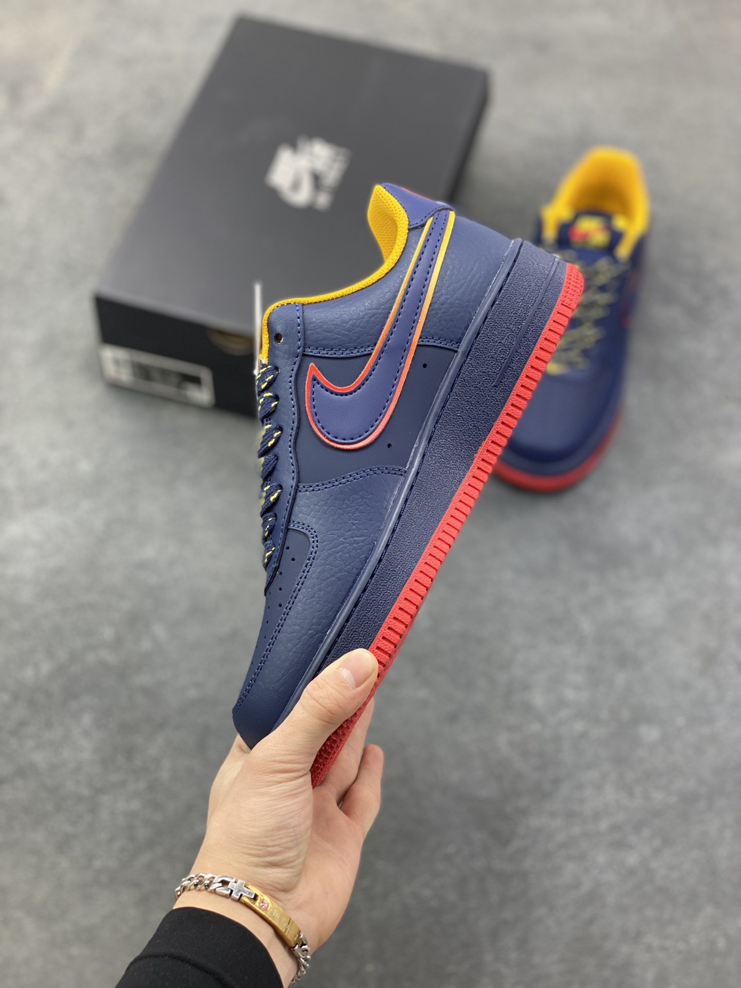 图片[3]-NIke Air Force 1 ‘07 Low 空军一号低帮 运动鞋 休闲鞋 折边针车 工艺难度大 原楦头原纸板 原装鞋盒 定制五金配件 内置全掌气垫 原厂鞋底 货号：FJ4146-120 尺码：36 36.5 37.5 38 38.5 39 40 40.5 41 42 42.5 43 44 44.5 45-选品中心