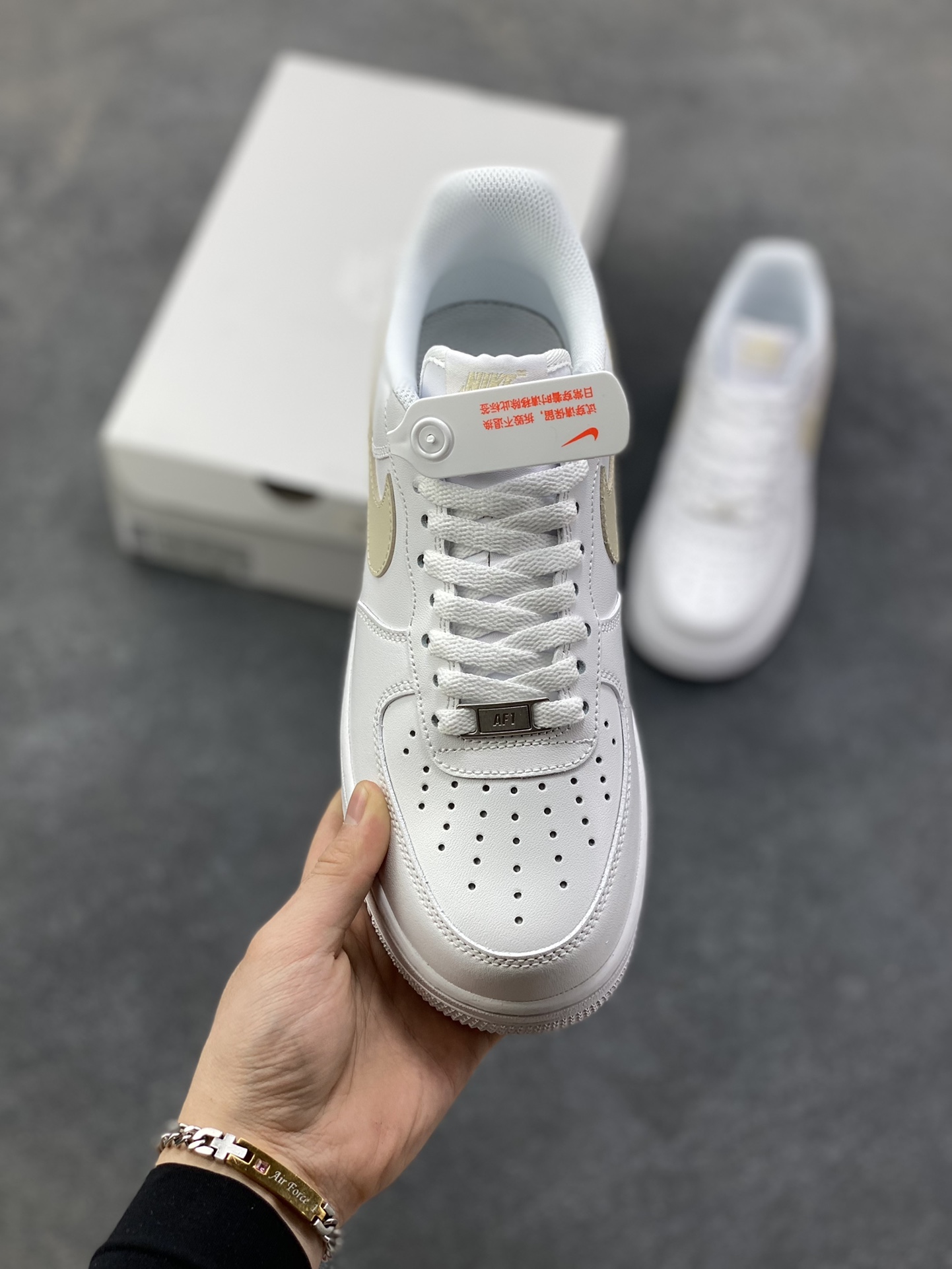 图片[2]-NIke Air Force 1 ‘07 Low 空军一号低帮 运动鞋 休闲鞋 折边针车 工艺难度大 原楦头原纸板 原装鞋盒 定制五金配件 内置全掌气垫 原厂鞋底 货号：FJ4146-120 尺码：36 36.5 37.5 38 38.5 39 40 40.5 41 42 42.5 43 44 44.5 45-选品中心