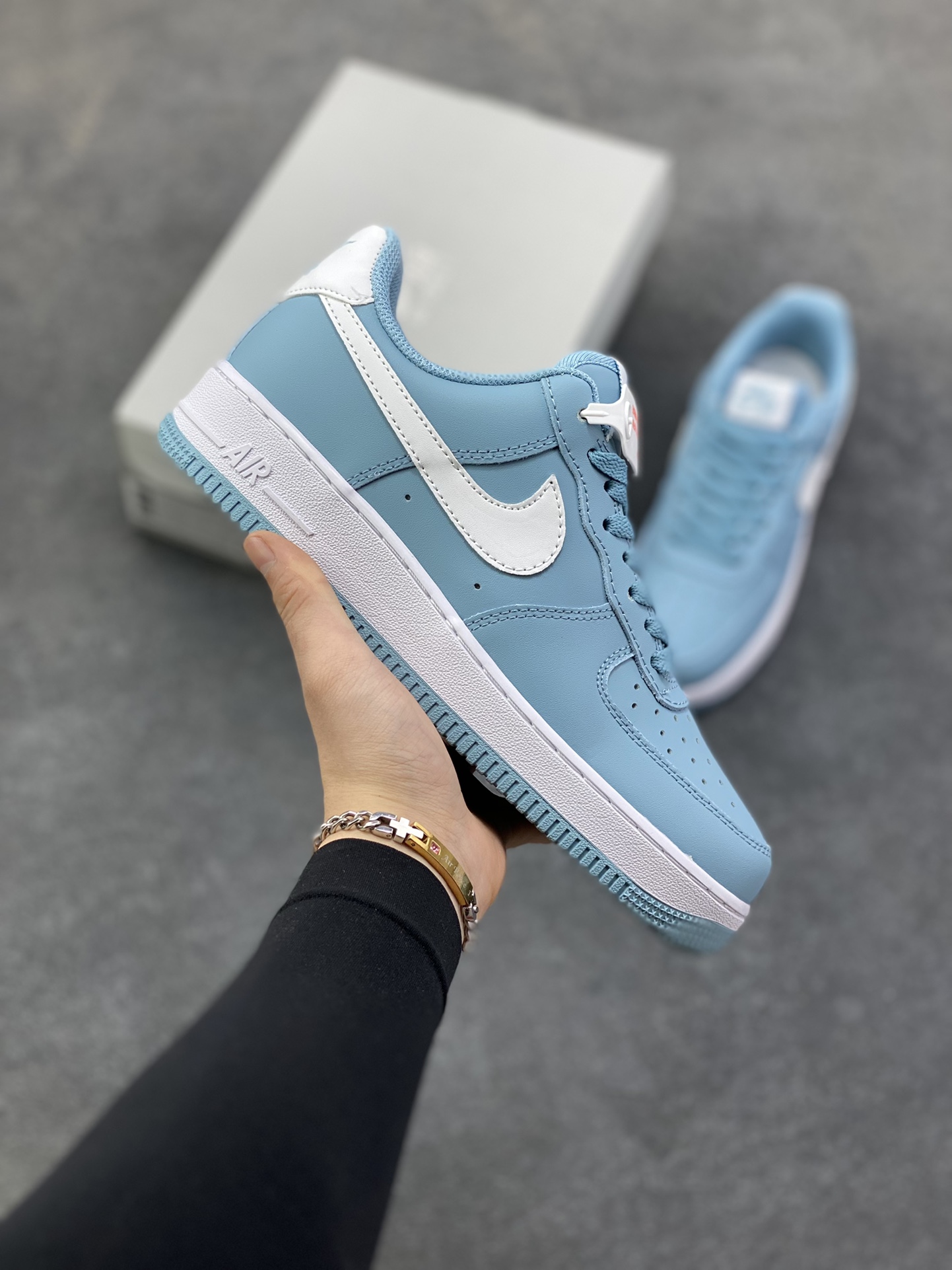NIke Air Force 1 ‘07 Low 空军一号低帮 运动鞋 休闲鞋 折边针车 工艺难度大 原楦头原纸板 原装鞋盒 定制五金配件 内置全掌气垫 原厂鞋底 货号：FJ4146-403 尺码：36 36.5 37.5 38 38.5 39 40 40.5 41 42 42.5 43 44 44.5 45-选品中心