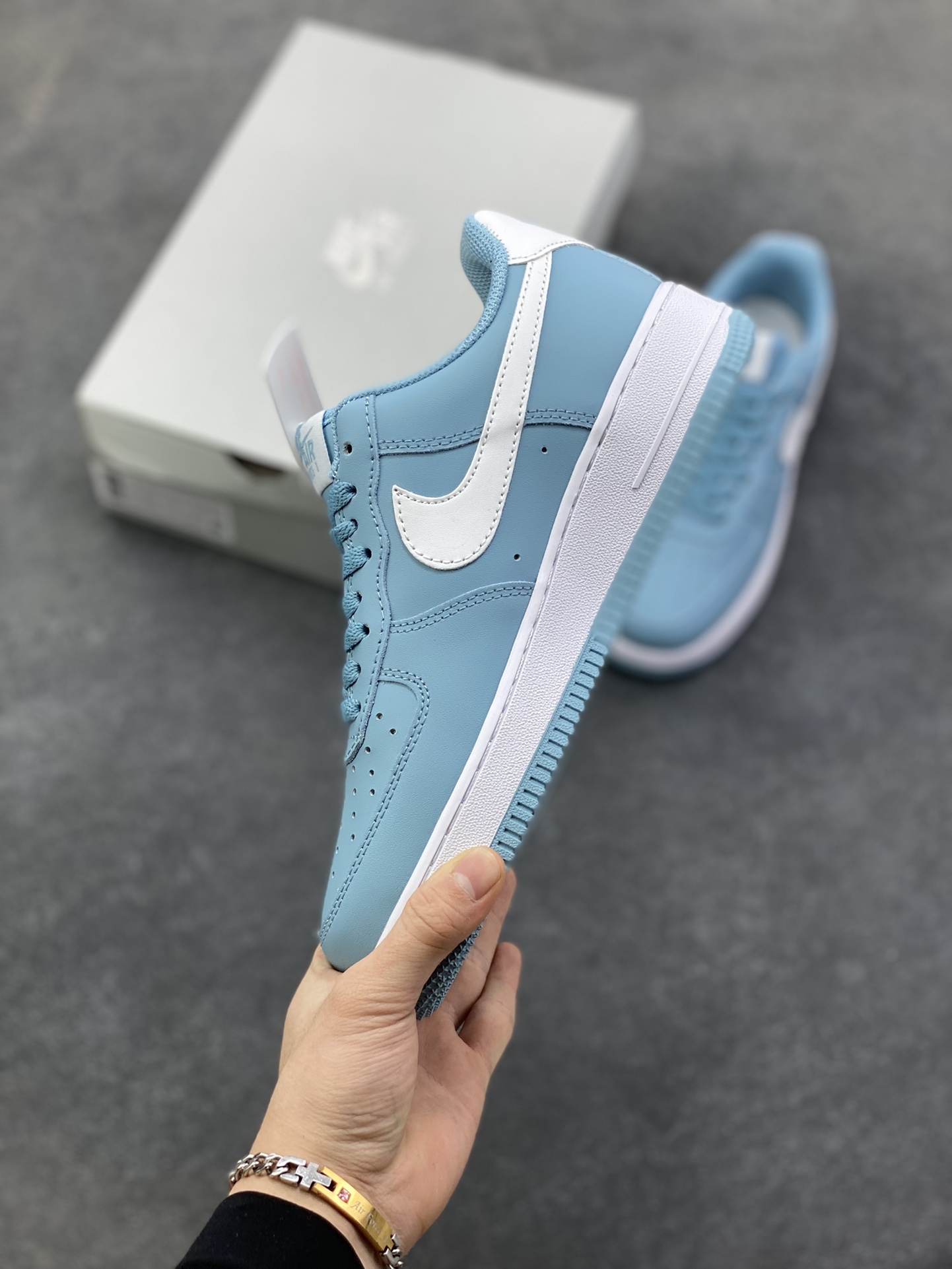 图片[3]-NIke Air Force 1 ‘07 Low 空军一号低帮 运动鞋 休闲鞋 折边针车 工艺难度大 原楦头原纸板 原装鞋盒 定制五金配件 内置全掌气垫 原厂鞋底 货号：FJ4146-403 尺码：36 36.5 37.5 38 38.5 39 40 40.5 41 42 42.5 43 44 44.5 45-选品中心