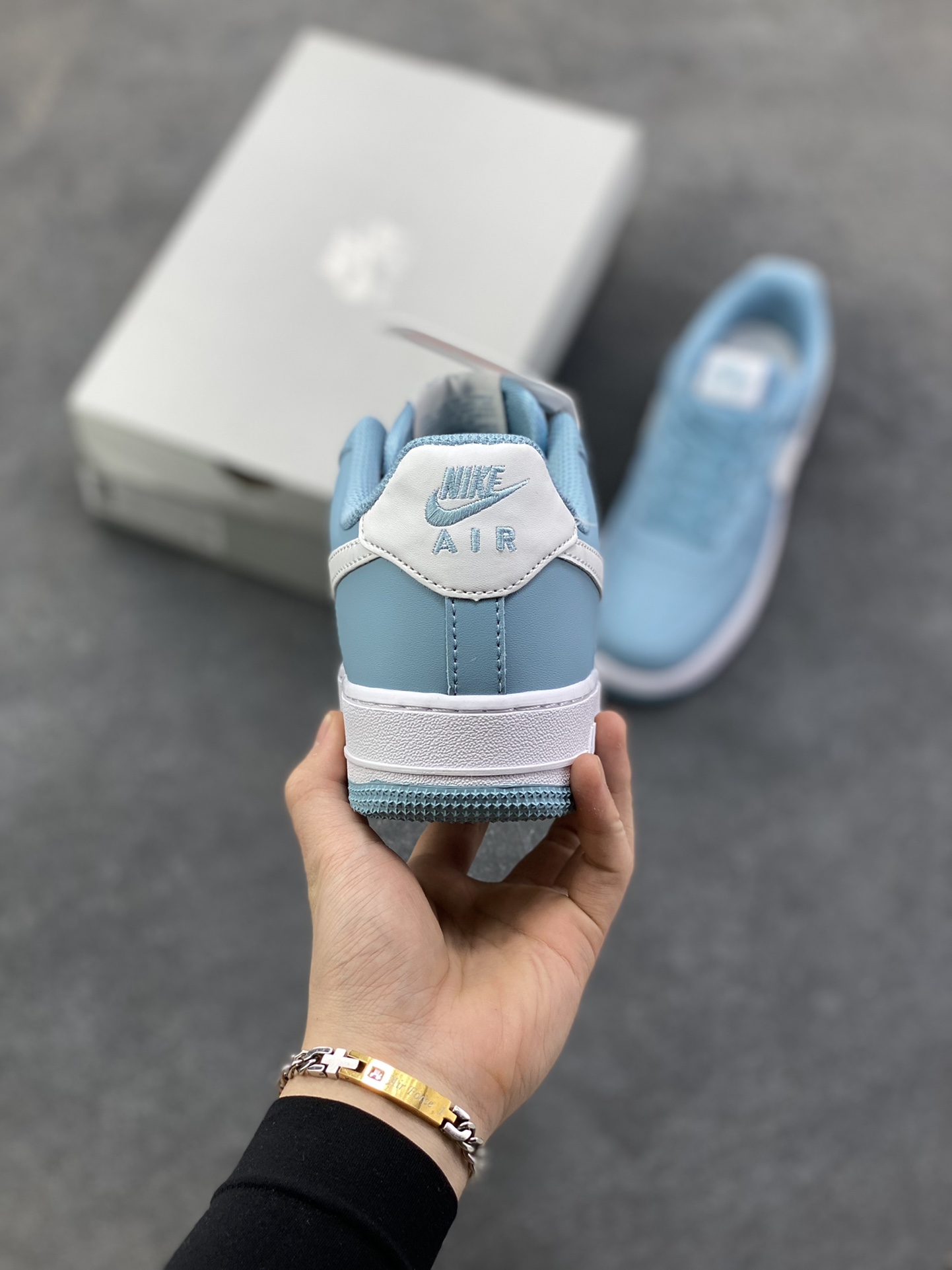 图片[4]-NIke Air Force 1 ‘07 Low 空军一号低帮 运动鞋 休闲鞋 折边针车 工艺难度大 原楦头原纸板 原装鞋盒 定制五金配件 内置全掌气垫 原厂鞋底 货号：FJ4146-403 尺码：36 36.5 37.5 38 38.5 39 40 40.5 41 42 42.5 43 44 44.5 45-选品中心