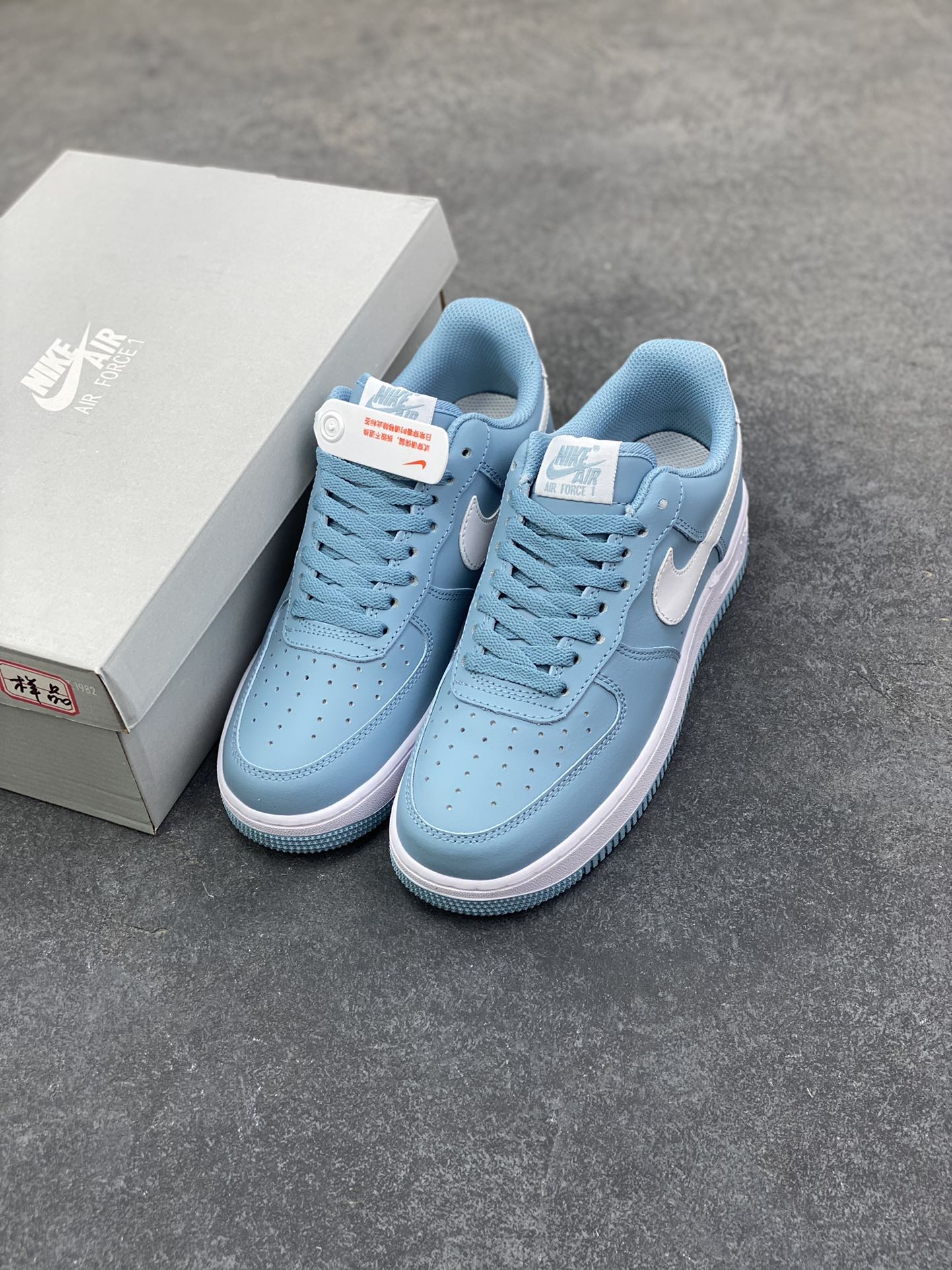 图片[8]-NIke Air Force 1 ‘07 Low 空军一号低帮 运动鞋 休闲鞋 折边针车 工艺难度大 原楦头原纸板 原装鞋盒 定制五金配件 内置全掌气垫 原厂鞋底 货号：FJ4146-403 尺码：36 36.5 37.5 38 38.5 39 40 40.5 41 42 42.5 43 44 44.5 45-选品中心