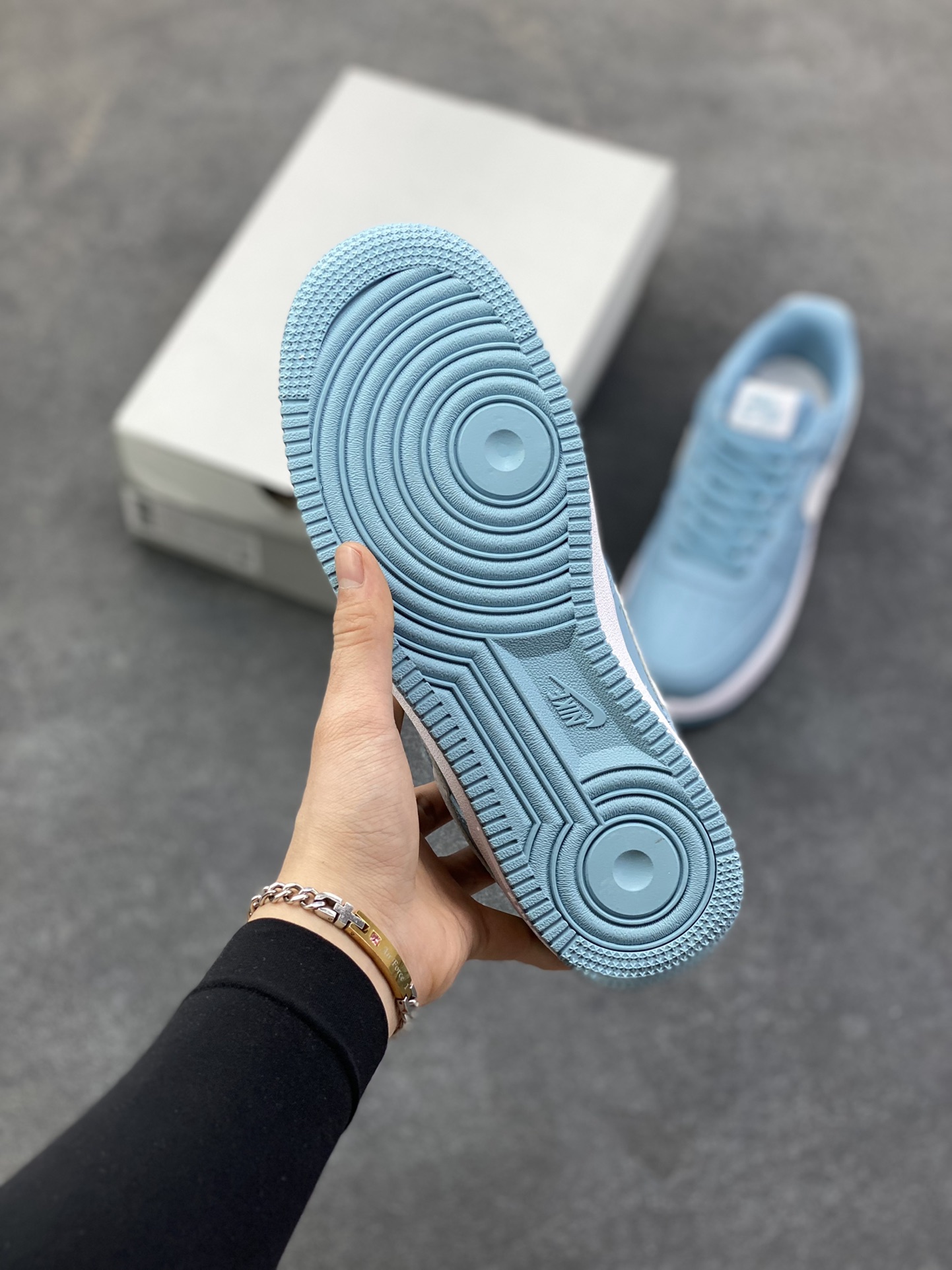 图片[5]-NIke Air Force 1 ‘07 Low 空军一号低帮 运动鞋 休闲鞋 折边针车 工艺难度大 原楦头原纸板 原装鞋盒 定制五金配件 内置全掌气垫 原厂鞋底 货号：FJ4146-403 尺码：36 36.5 37.5 38 38.5 39 40 40.5 41 42 42.5 43 44 44.5 45-选品中心