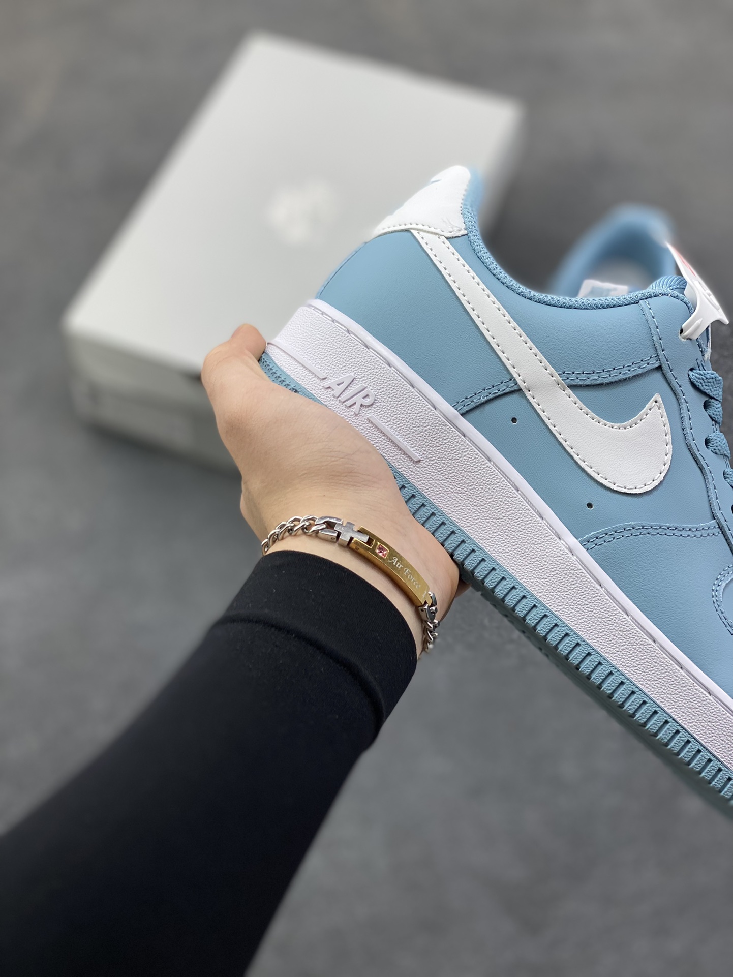 图片[6]-NIke Air Force 1 ‘07 Low 空军一号低帮 运动鞋 休闲鞋 折边针车 工艺难度大 原楦头原纸板 原装鞋盒 定制五金配件 内置全掌气垫 原厂鞋底 货号：FJ4146-403 尺码：36 36.5 37.5 38 38.5 39 40 40.5 41 42 42.5 43 44 44.5 45-选品中心