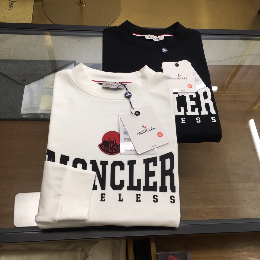 NO:651003,Hot new product [Moncle...] 2025ss new product long-sleeved T-shirt, classic logo design, can be worn alone or as a base, versatile style. It is sold simultaneously on the official website. Customized fabric, soft and delicate, comfortable and breathable, highly skin-friendly, perfectly interpreting the brand's fashion trend!  A man's wardrobe is indispensable for the basics. It is a low-key design and a must-have item. Dear friends, hurry up and get it!  Size S-2XL,,tees,t-shirt,alexander wang19860909新品爆款【Moncle...】 2025ss新品 长袖T恤,经典Logo设计,可单穿可打底,百搭款 官网同步发售 定制面料,柔软细腻 舒适透气,亲肤感极高,完美诠释出品牌的时尚潮流！男人的衣柜都少不了基础 是低调的设计 必备款,亲们赶紧入手！码数S-2XL,,tees，t-shirt,alexander wang,Men's clothing