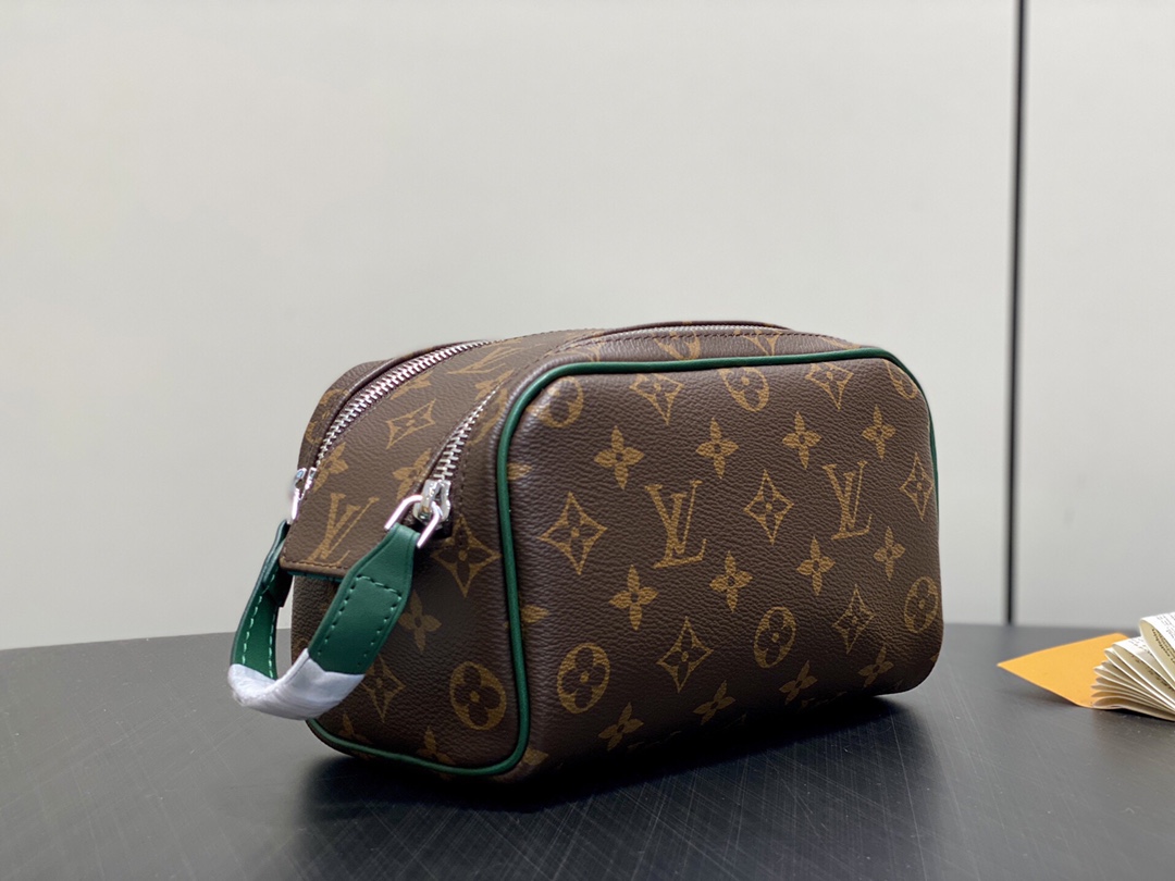 LV Style Beige Leather Toiletry Bag Lookbook Reference image 2
