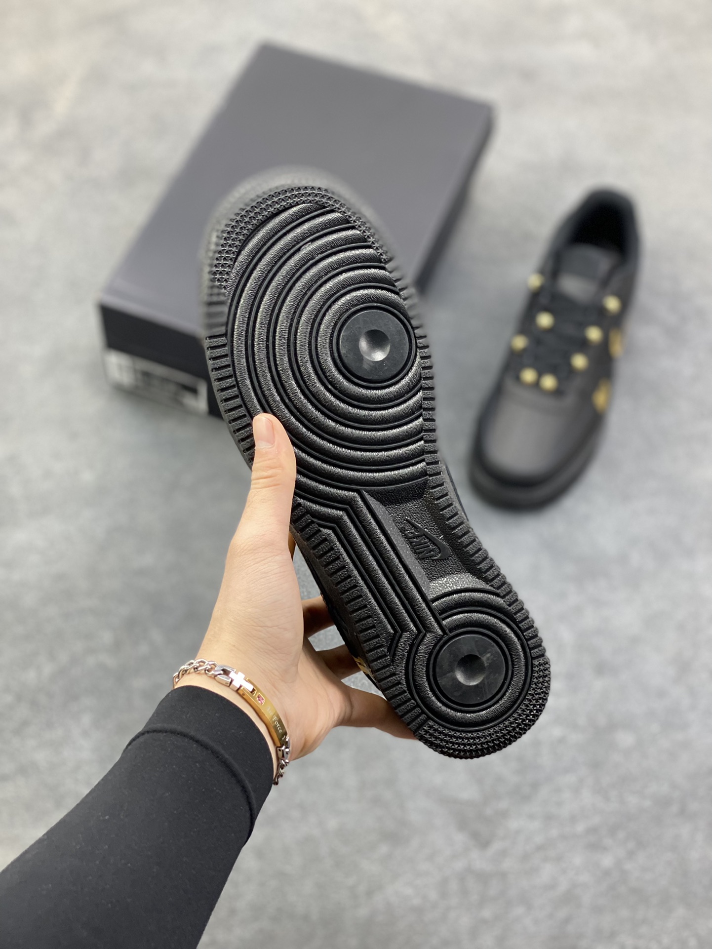 图片[5]-NIke Air Force 1 ‘07 Low 空军一号低帮 运动鞋 休闲鞋 折边针车 工艺难度大 原楦头原纸板 原装鞋盒 定制五金配件 内置全掌气垫 原厂鞋底 货号：CW2288-001 尺码：36 36.5 37.5 38 38.5 39 40 40.5 41 42 42.5 43 44 44.5 45-选品中心