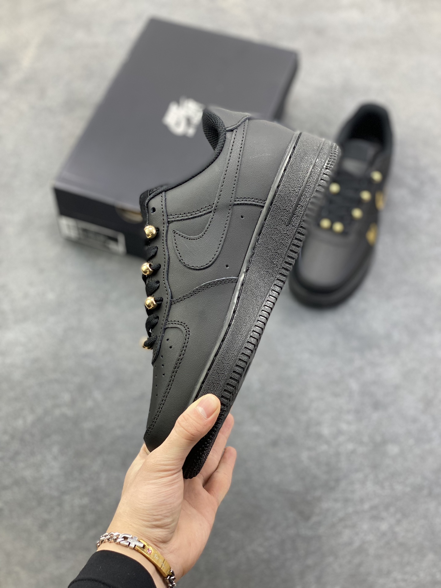 图片[3]-NIke Air Force 1 ‘07 Low 空军一号低帮 运动鞋 休闲鞋 折边针车 工艺难度大 原楦头原纸板 原装鞋盒 定制五金配件 内置全掌气垫 原厂鞋底 货号：CW2288-001 尺码：36 36.5 37.5 38 38.5 39 40 40.5 41 42 42.5 43 44 44.5 45-选品中心