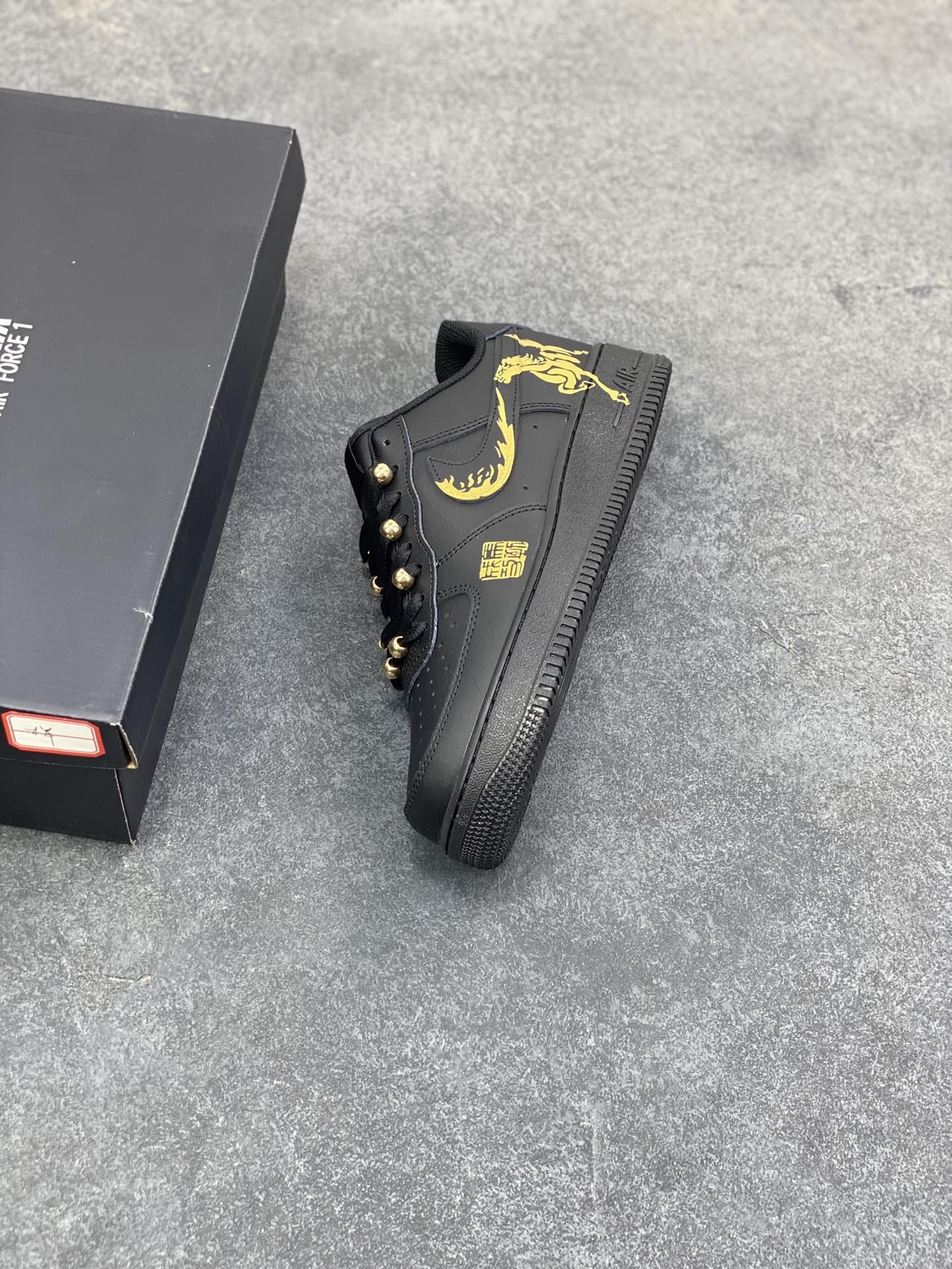 图片[7]-NIke Air Force 1 ‘07 Low 空军一号低帮 运动鞋 休闲鞋 折边针车 工艺难度大 原楦头原纸板 原装鞋盒 定制五金配件 内置全掌气垫 原厂鞋底 货号：CW2288-001 尺码：36 36.5 37.5 38 38.5 39 40 40.5 41 42 42.5 43 44 44.5 45-选品中心