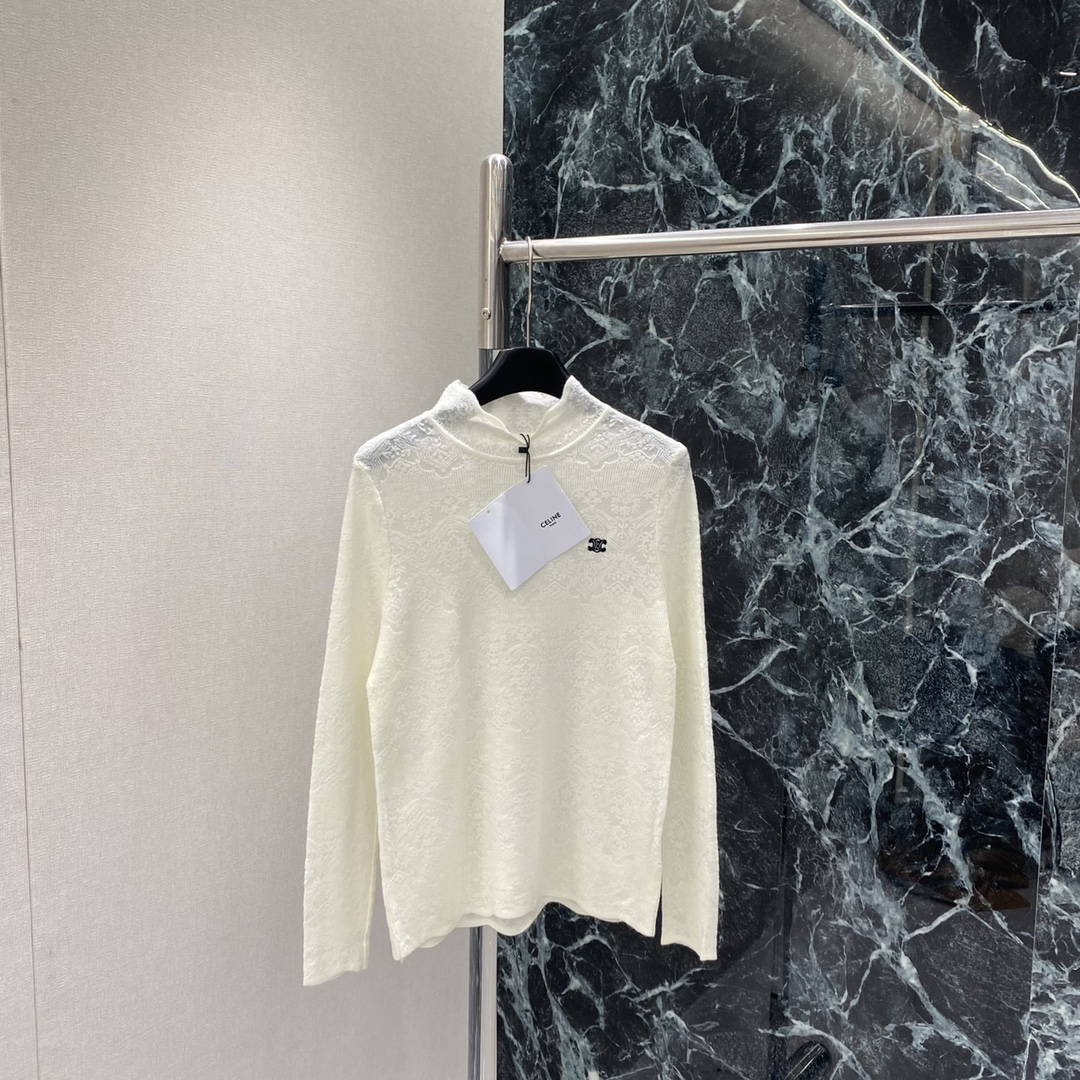 NO:639026,CE 25 new autumn and winter patterned bottoming shirt. It is soft and skin-friendly and not irritating. It is super comfortable to wear in autumn and winter. The small high collar design modifies the neck line and makes you perfect. Geometric texture + brand embroidery on the chest, simple and recognizable. Versatile for various styles. One color SML, Celine-clothing, celine, alexander wang19860909CE 25秋冬新款 花纹打底衫 柔软亲肤不扎人 秋冬穿超舒服~小高领设计修饰颈部线条气质满分 几何纹理+胸前品牌刺绣,简约又有辨识度 百搭各种穿搭风格.一个色SML,赛琳-服装,celine,alexander wang,Women's clothing