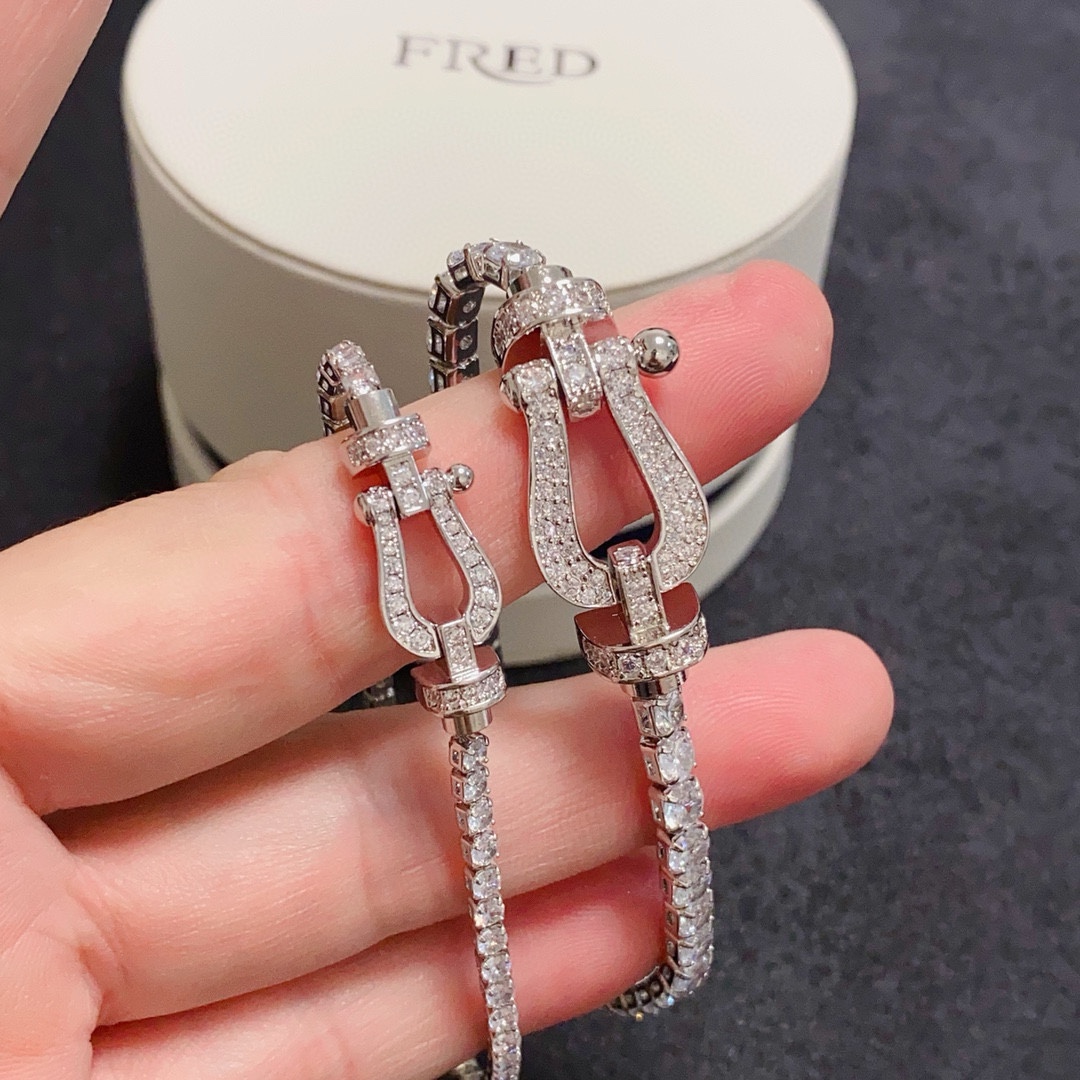 Fred 新品发布 火爆 Fred斐登帆船扣马蹄扣满钻中性款高品质手链手镯