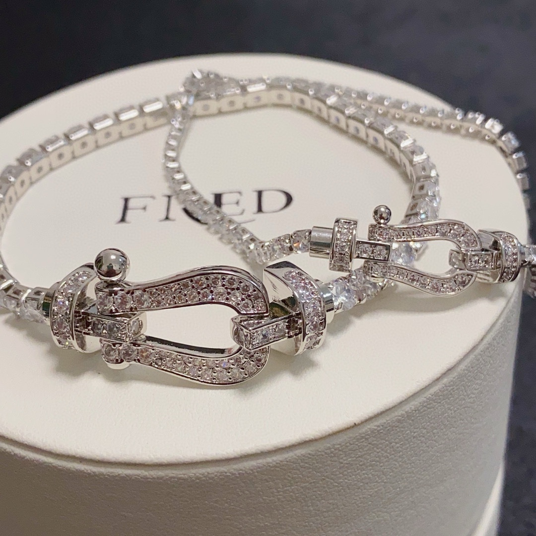 Fred 新品发布 火爆 Fred斐登帆船扣马蹄扣满钻中性款高品质手链手镯