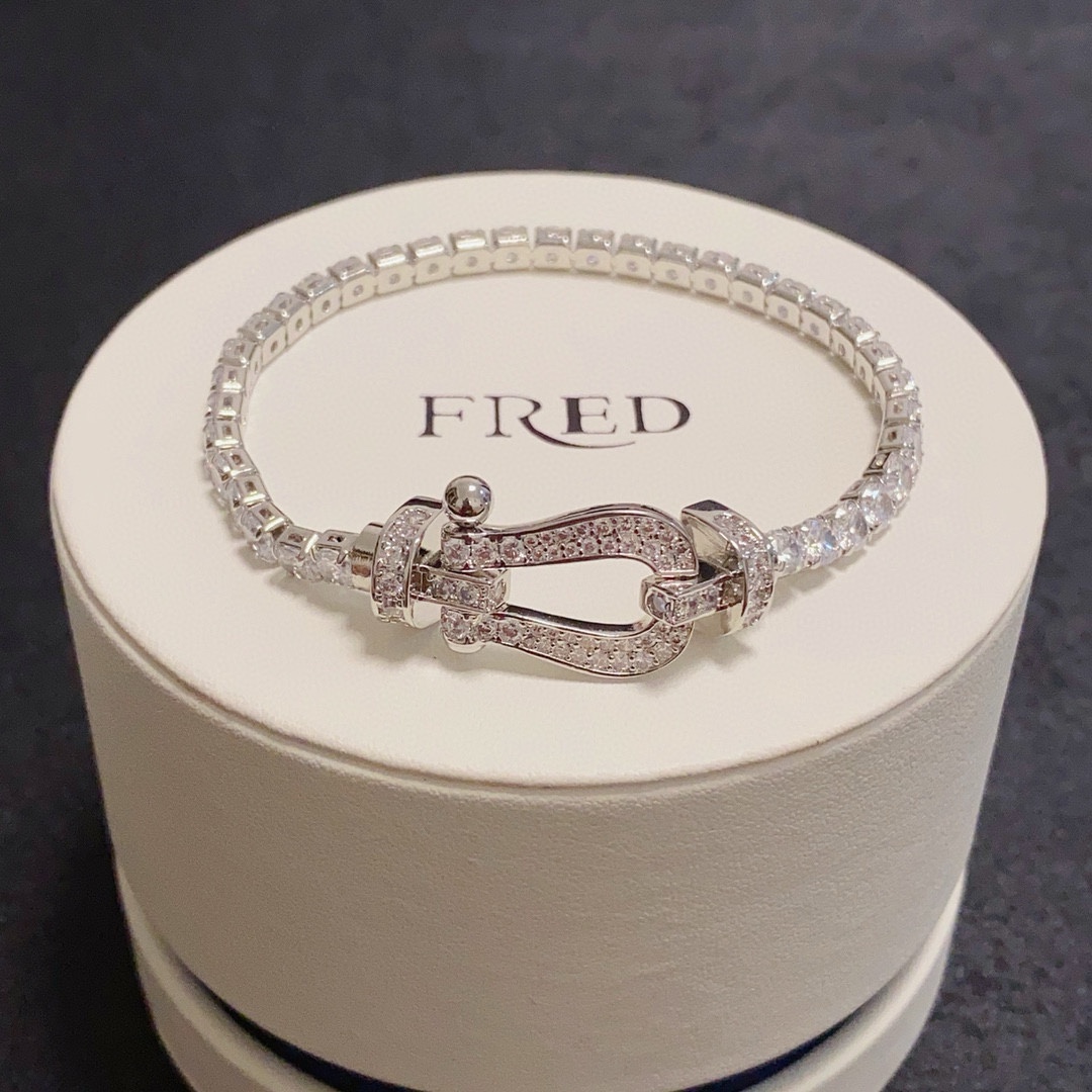 Fred 新品发布 火爆 Fred斐登帆船扣马蹄扣满钻中性款高品质手链手镯