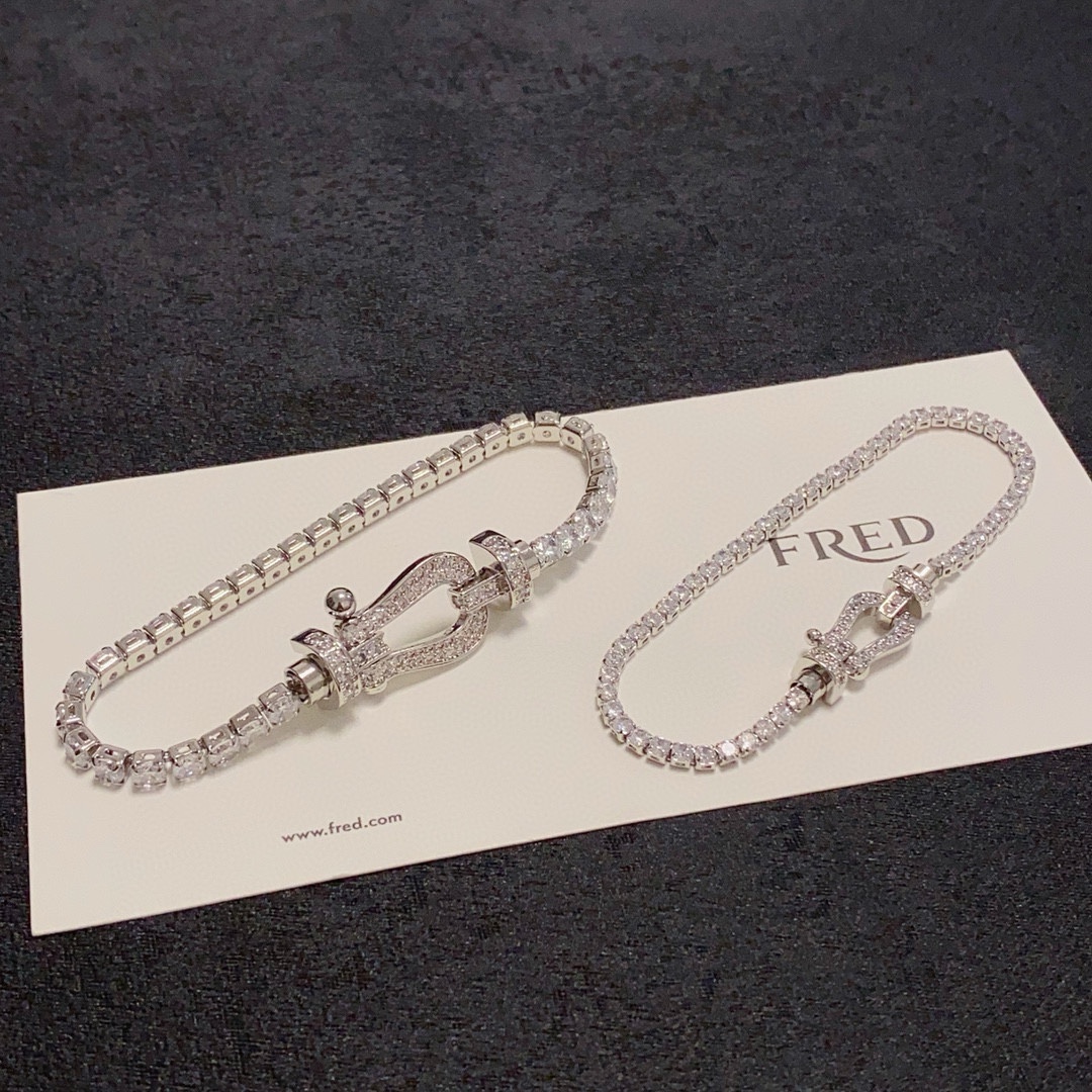 Fred 新品发布 火爆 Fred斐登帆船扣马蹄扣满钻中性款高品质手链手镯