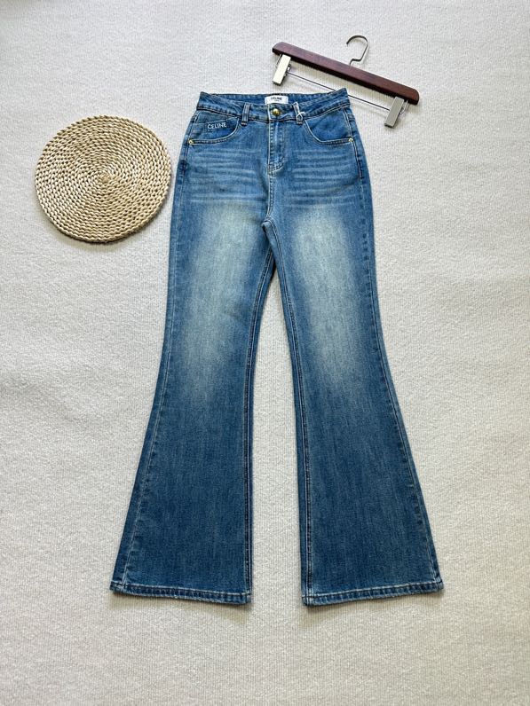 NO:658319,Celine 26 spring and summer new style bootcut jeans, back pocket embroidery Arc de Triomphe Logo design, size SML,,celine,jeans,alexander wang19860909Celine 26春夏新款 微喇牛仔裤 背后口袋刺绣凯旋门Logo设计 码数SML,,celine,jeans,alexander wang,Women's clothing