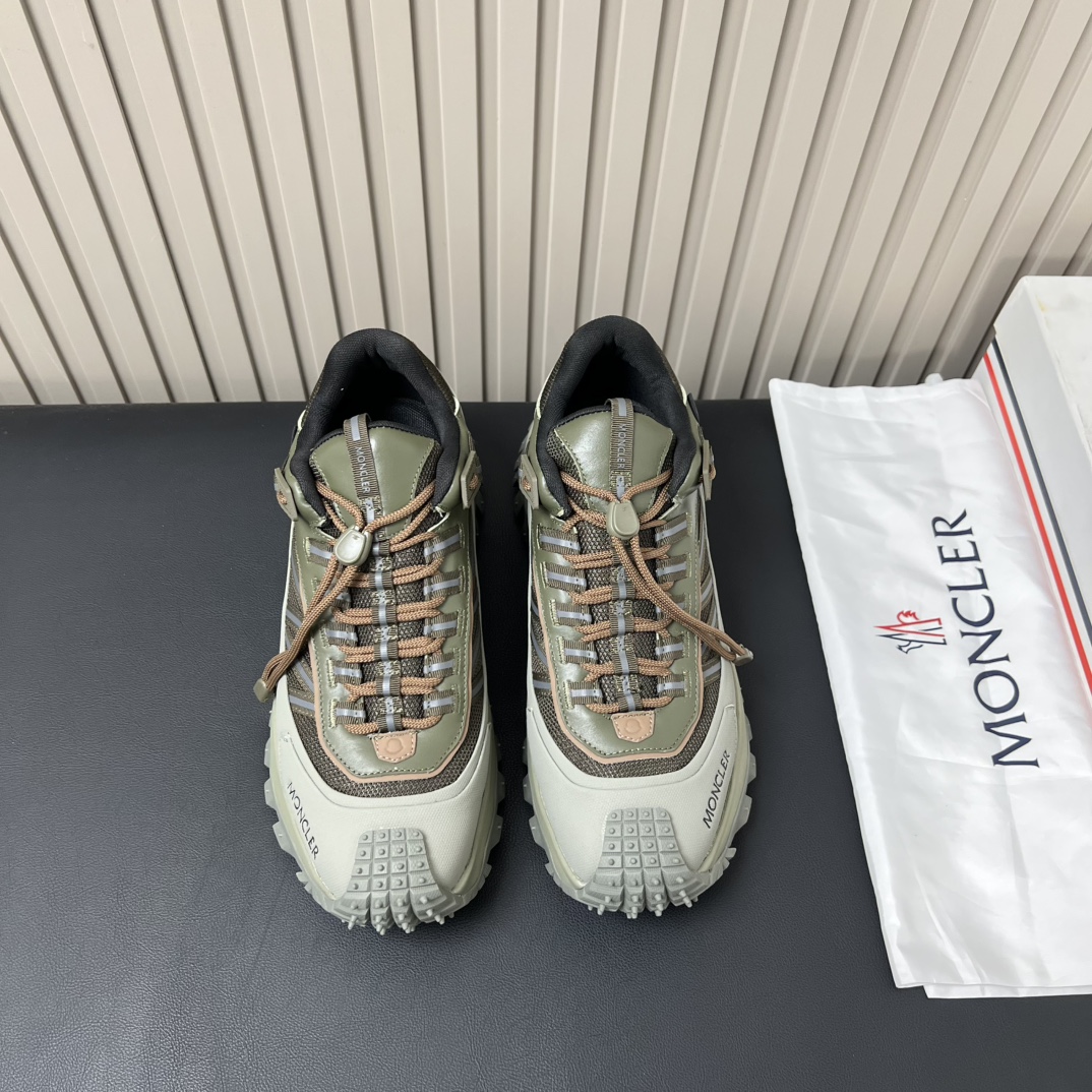 NO:664394,Size39-44 (38.45 custom-made) Moncler Trailgrip GTX shock-absorbing tear-resistant outdoor sneakers Moncler is able to seamlessly blend high-end design elements with all-round practicality, using a tear-resistant mesh upper, GORE-TEX waterproof coating, Tech Tough rubber reinforcement and Vibram MERAGRIP anti-slip pattern sole. Provide unparalleled comfort and stability. Whether you are off-road or hiking or city strolling, this latest pair of Trailgripa  They are all ultimate companions. To achieve the lightest off-road performance, Cordura tear-proof nylon/Goretex waterproof material, 3M reflective tape, Tech Tough rubber reinforcement, Vibram MEGAGRIP anti-slip pattern outsole,,,sneakers19860909Size39-44(38.45定做) MonclerTrailgrip GTX 减震抗撕裂户外运动鞋 Moncler能够将高端设计元素与全面实用性无缝融合,采用防撕裂网眼鞋面,GORE-TEX防水涂层,Tech Tough橡胶加固和Vibram MERAGRIP防滑花纹鞋底.提供无与伦比的舒适和稳定性.无论您是越野还是徒步旅行还是城市漫步,这对最新的Trailgripa 都是终极伴侣.实现最轻量化的越野性能 Cordura 防撕裂尼龙/Goretex防水材质 3M反光带 Tech Tough橡胶加固,Vibram MEGAGRIP防滑花纹大底 ,,,sneakers,Men's shoes