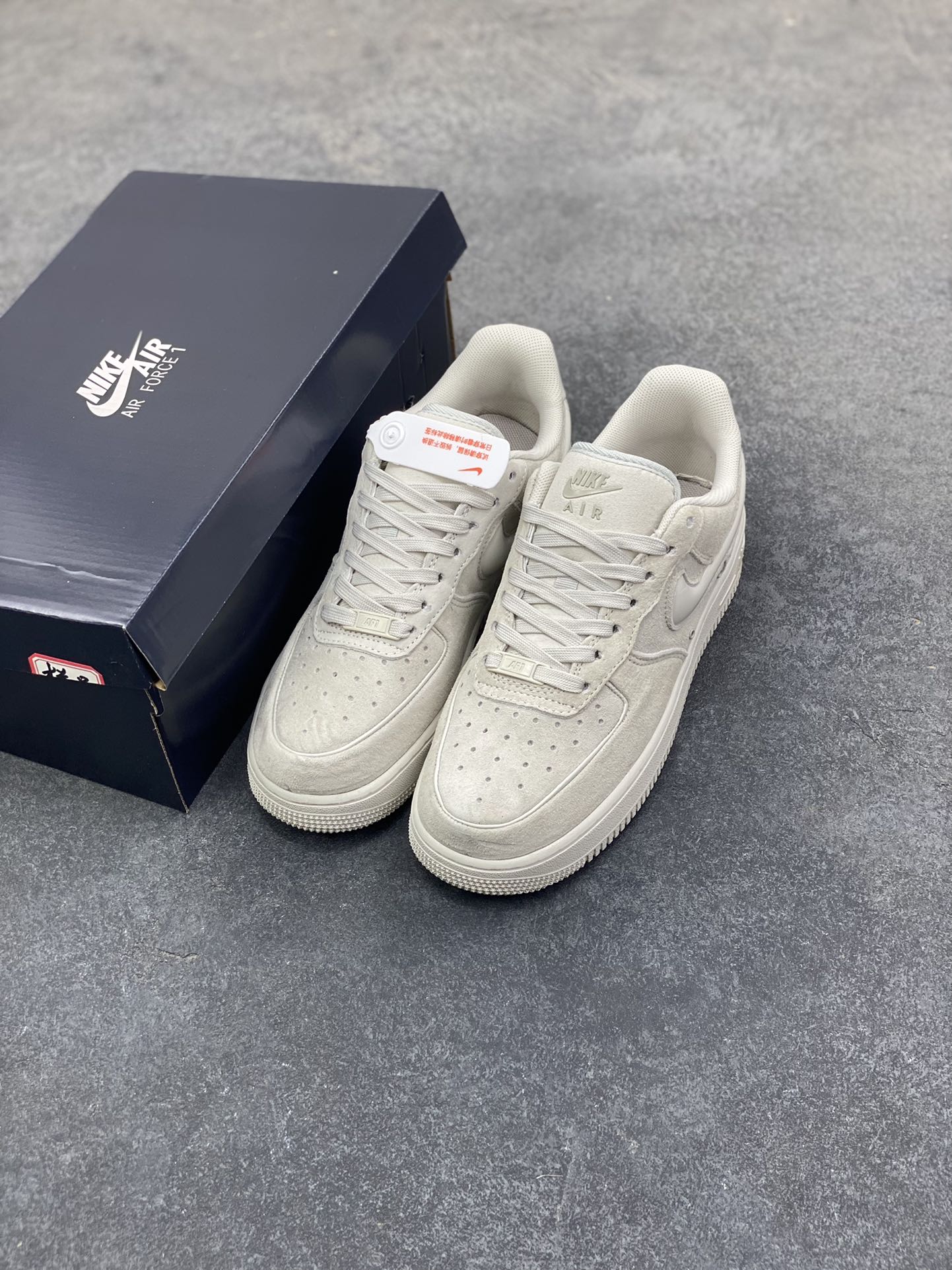 图片[8]-NIke Air Force 1 ‘07 Low 空军一号低帮 运动鞋 休闲鞋 折边针车 工艺难度大 原楦头原纸板 原装鞋盒 定制五金配件 内置全掌气垫 原厂鞋底 货号：HV4406-001 尺码：36 36.5 37.5 38 38.5 39 40 40.5 41 42 42.5 43 44 44.5 45-选品中心