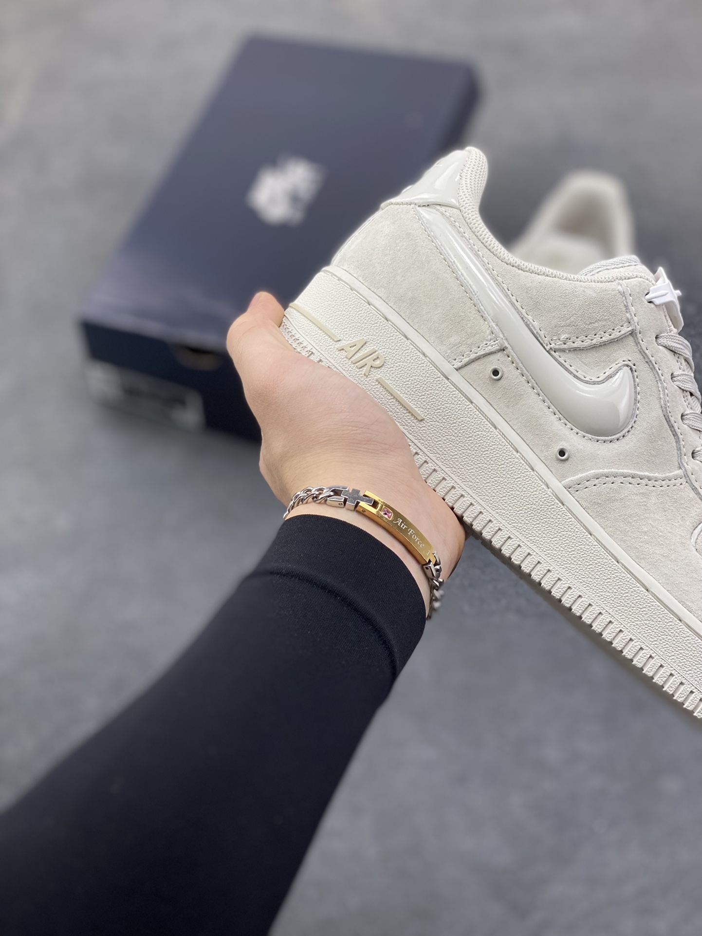 图片[6]-NIke Air Force 1 ‘07 Low 空军一号低帮 运动鞋 休闲鞋 折边针车 工艺难度大 原楦头原纸板 原装鞋盒 定制五金配件 内置全掌气垫 原厂鞋底 货号：HV4406-001 尺码：36 36.5 37.5 38 38.5 39 40 40.5 41 42 42.5 43 44 44.5 45-选品中心