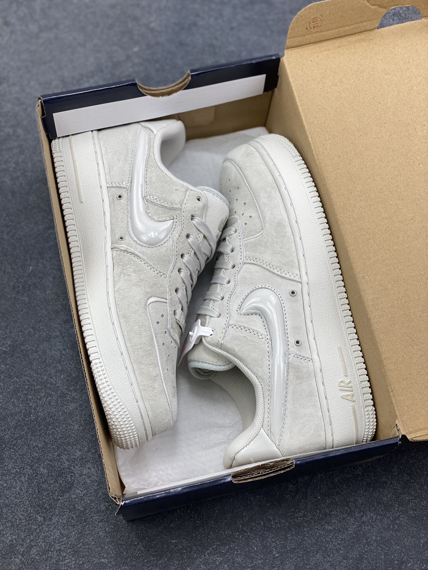 图片[9]-NIke Air Force 1 ‘07 Low 空军一号低帮 运动鞋 休闲鞋 折边针车 工艺难度大 原楦头原纸板 原装鞋盒 定制五金配件 内置全掌气垫 原厂鞋底 货号：HV4406-001 尺码：36 36.5 37.5 38 38.5 39 40 40.5 41 42 42.5 43 44 44.5 45-选品中心