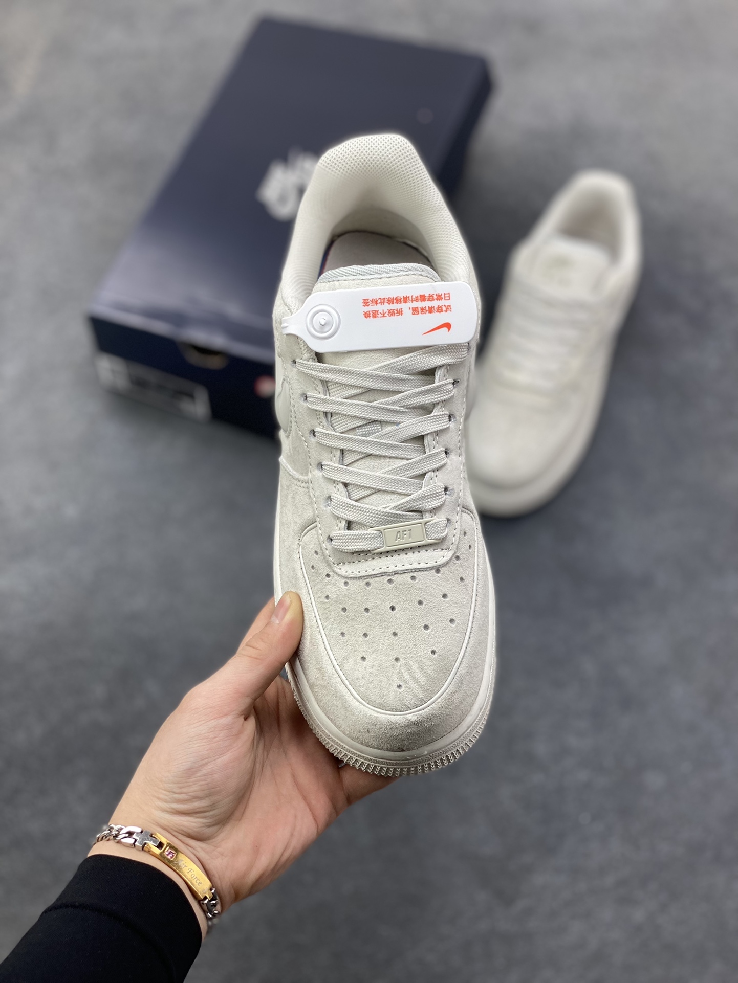 图片[2]-NIke Air Force 1 ‘07 Low 空军一号低帮 运动鞋 休闲鞋 折边针车 工艺难度大 原楦头原纸板 原装鞋盒 定制五金配件 内置全掌气垫 原厂鞋底 货号：HV4406-001 尺码：36 36.5 37.5 38 38.5 39 40 40.5 41 42 42.5 43 44 44.5 45-选品中心