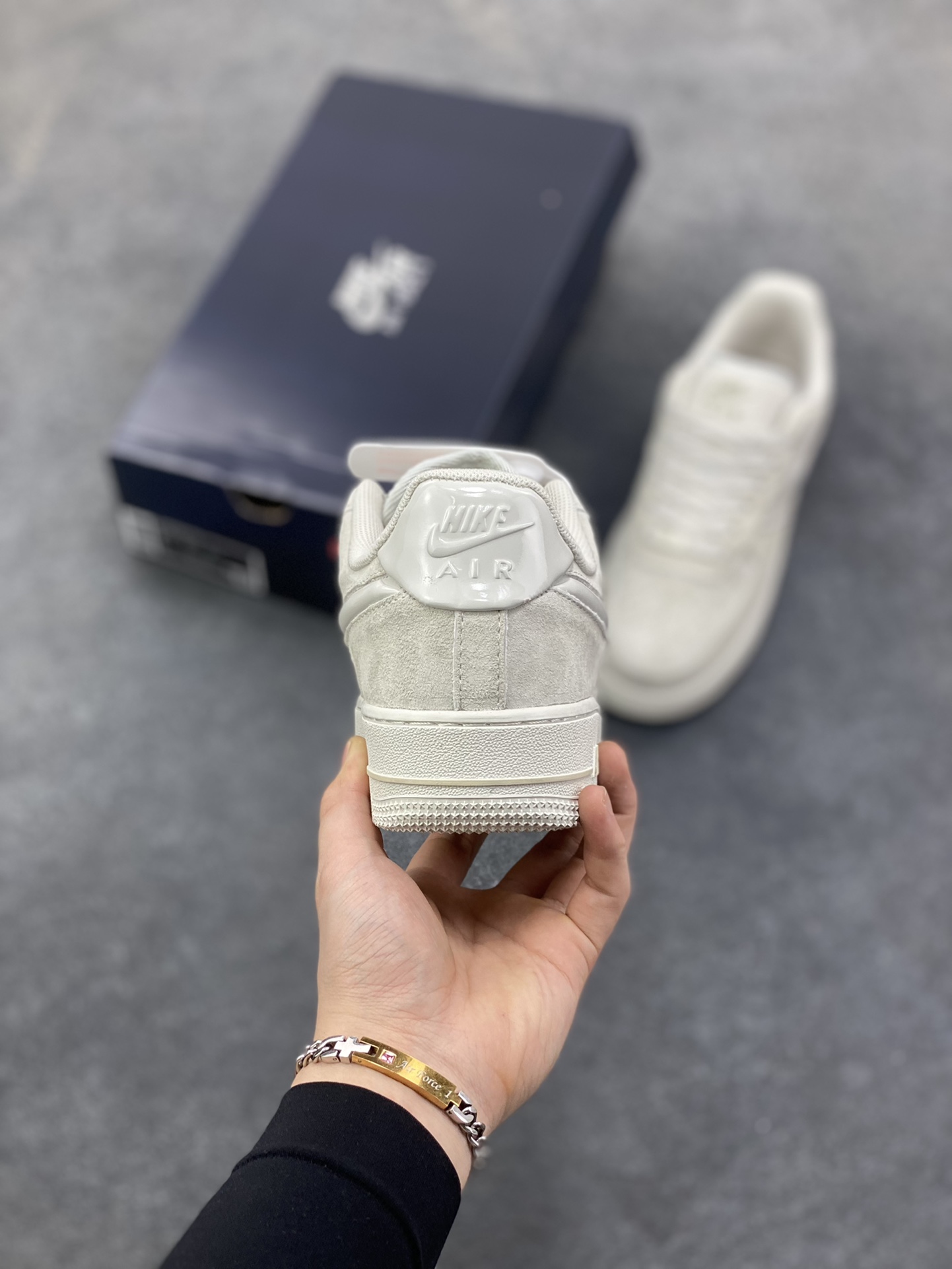 图片[4]-NIke Air Force 1 ‘07 Low 空军一号低帮 运动鞋 休闲鞋 折边针车 工艺难度大 原楦头原纸板 原装鞋盒 定制五金配件 内置全掌气垫 原厂鞋底 货号：HV4406-001 尺码：36 36.5 37.5 38 38.5 39 40 40.5 41 42 42.5 43 44 44.5 45-选品中心