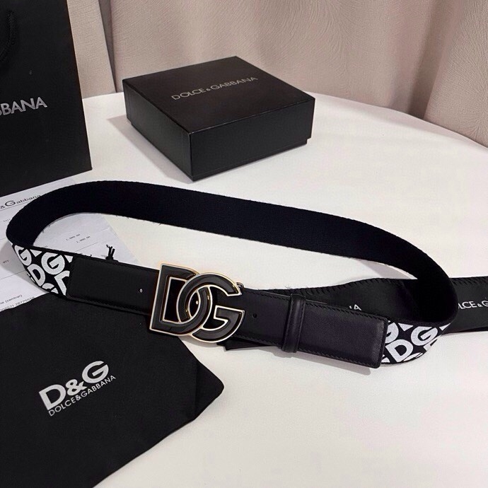 杜嘉班纳 全新小牛皮腰带，优雅简约配饰，缀以满双色电镀金属 DG 交叉造型徽标搭扣，4.0cm