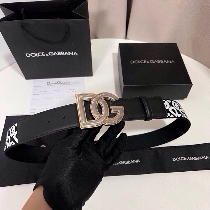 杜嘉班纳 全新小牛皮腰带，优雅简约配饰，缀以满双色电镀金属 DG 交叉造型徽标搭扣，4.0cm