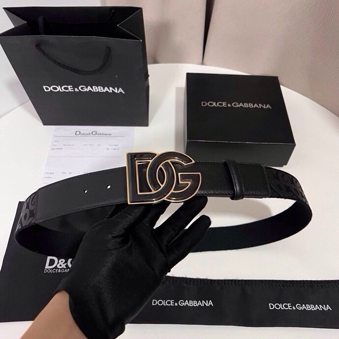杜嘉班纳 全新小牛皮腰带，优雅简约配饰，缀以双色电镀金属 DG 交叉造型徽标搭扣，4.0cm