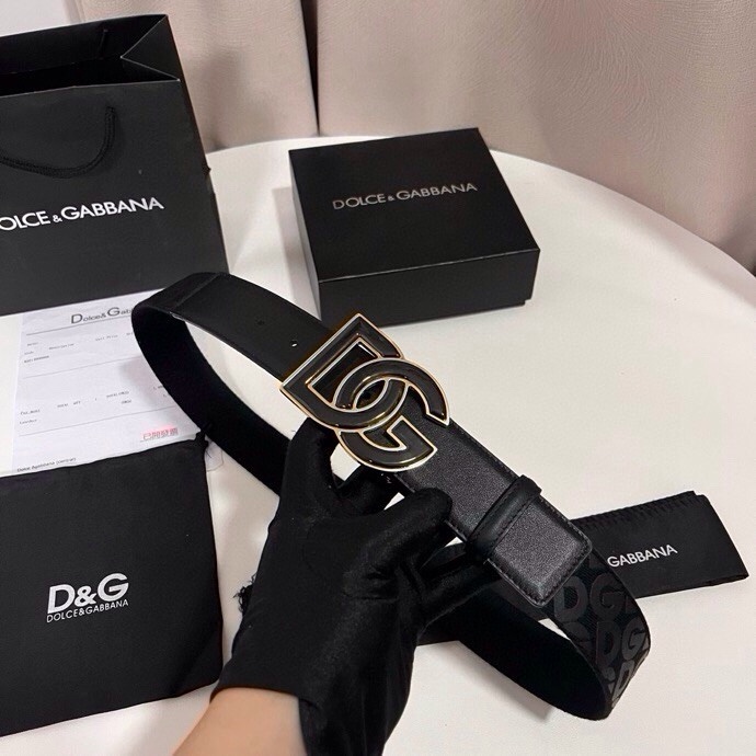 杜嘉班纳 全新小牛皮腰带，优雅简约配饰，缀以双色电镀金属 DG 交叉造型徽标搭扣，4.0cm