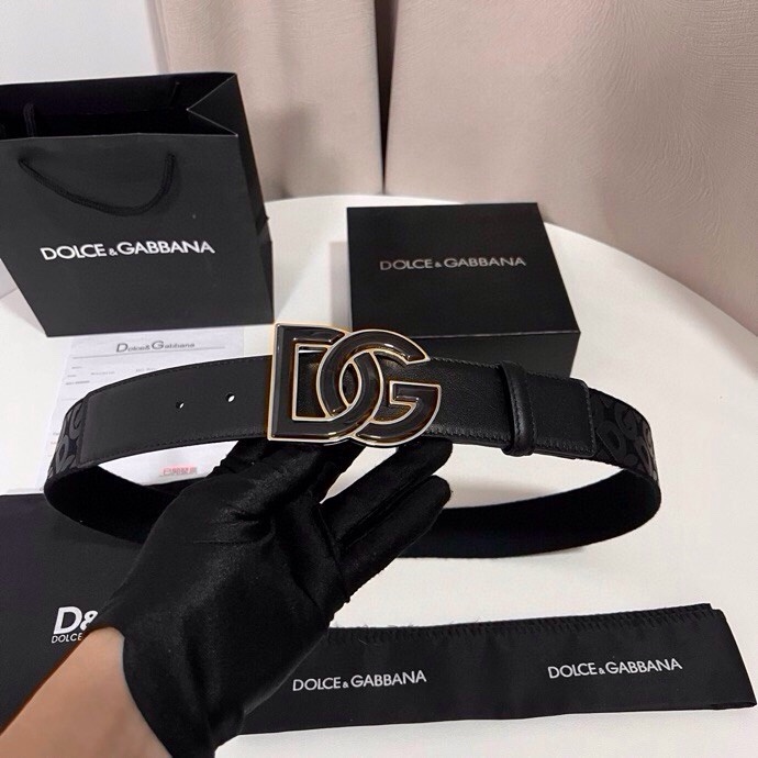 杜嘉班纳 全新小牛皮腰带，优雅简约配饰，缀以双色电镀金属 DG 交叉造型徽标搭扣，4.0cm