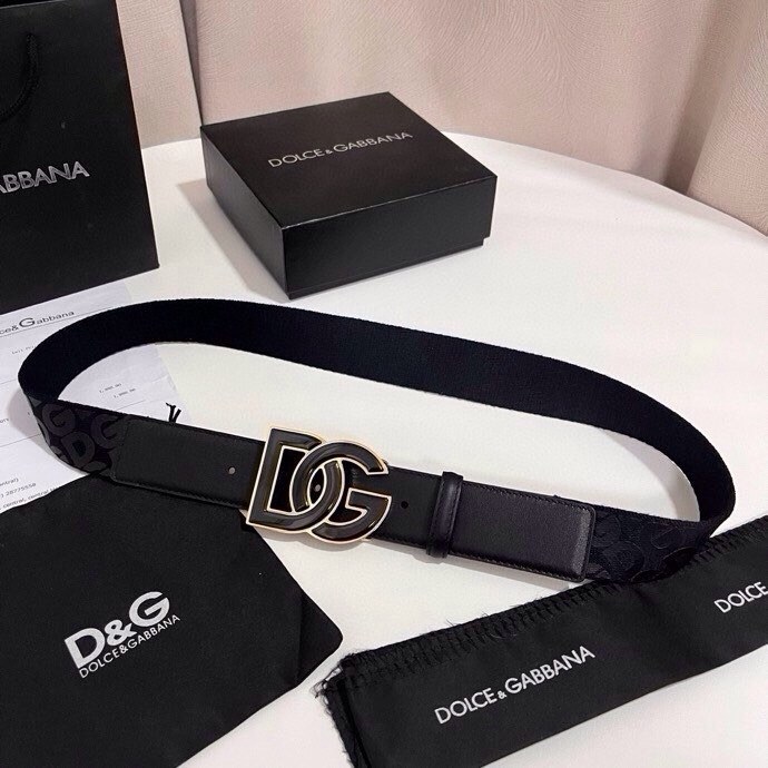 杜嘉班纳 全新小牛皮腰带，优雅简约配饰，缀以双色电镀金属 DG 交叉造型徽标搭扣，4.0cm