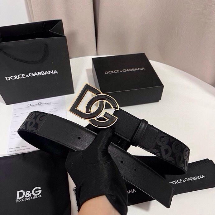 杜嘉班纳 全新小牛皮腰带，优雅简约配饰，缀以双色电镀金属 DG 交叉造型徽标搭扣，4.0cm