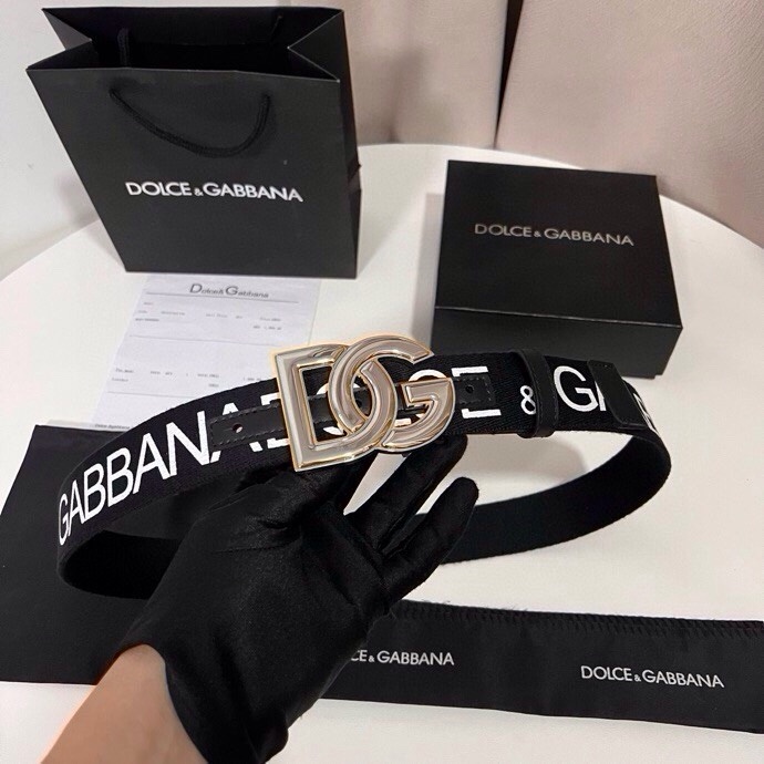 杜嘉班纳 全新小牛皮腰带，优雅简约配饰，缀以双色电镀金属 DG 交叉造型徽标搭扣，4.0cm