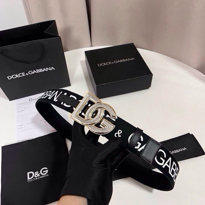 杜嘉班纳 全新小牛皮腰带，优雅简约配饰，缀以双色电镀金属 DG 交叉造型徽标搭扣，4.0cm