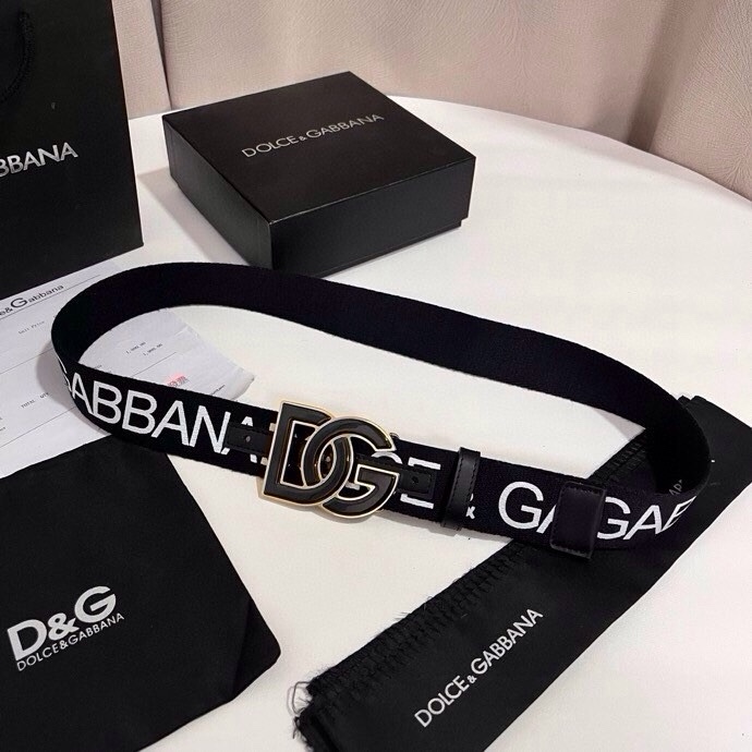 杜嘉班纳 全新小牛皮腰带，优雅简约配饰，缀以双色电镀金属 DG 交叉造型徽标搭扣，4.0cm