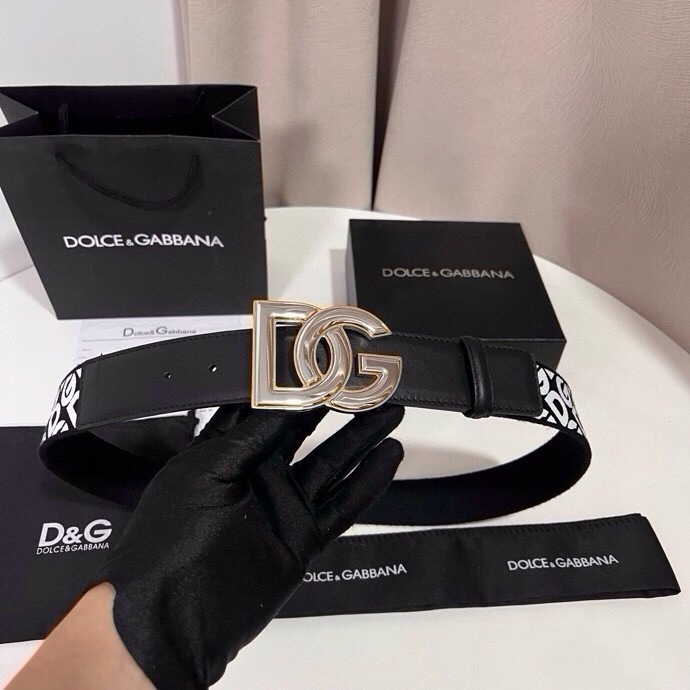 杜嘉班纳 全新小牛皮腰带，优雅简约配饰，缀以双色电镀金属 DG 交叉造型徽标搭扣，4.0cm