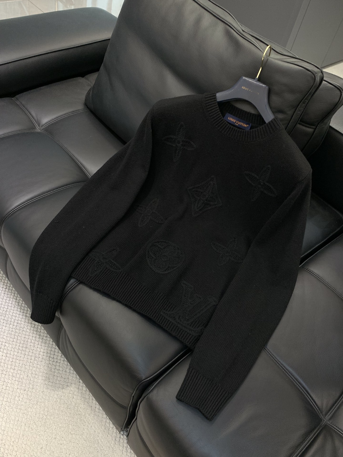 ，LouisVuitton 路易威登，2025冬季最新款，专柜同步有售，原单狠货，时尚休闲圆领针织毛衣，