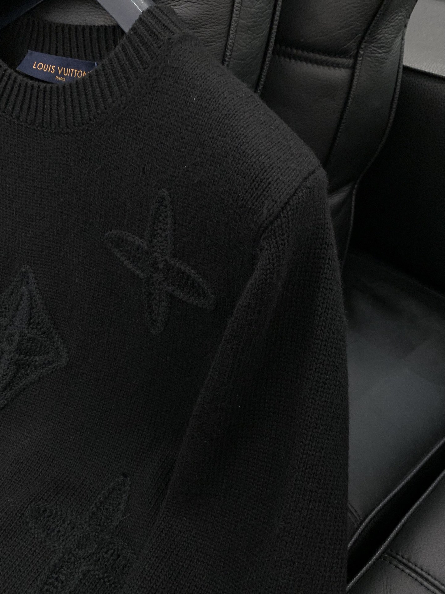 ，LouisVuitton 路易威登，2025冬季最新款，专柜同步有售，原单狠货，时尚休闲圆领针织毛衣，