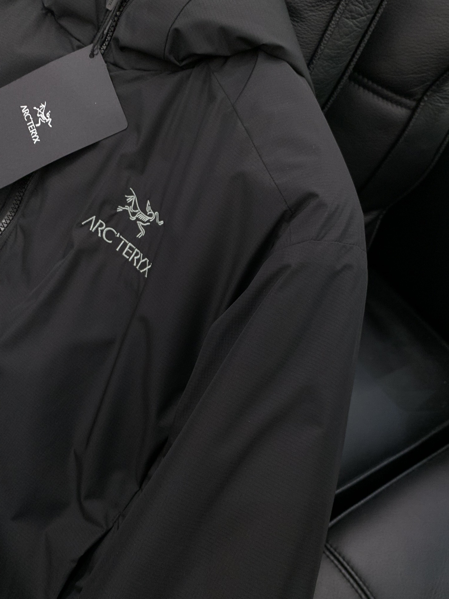 ，始祖鸟 Atom AR Hoody始祖鸟男款户外运动 保暖连帽（阿童木）棉服Atom AR Hoody