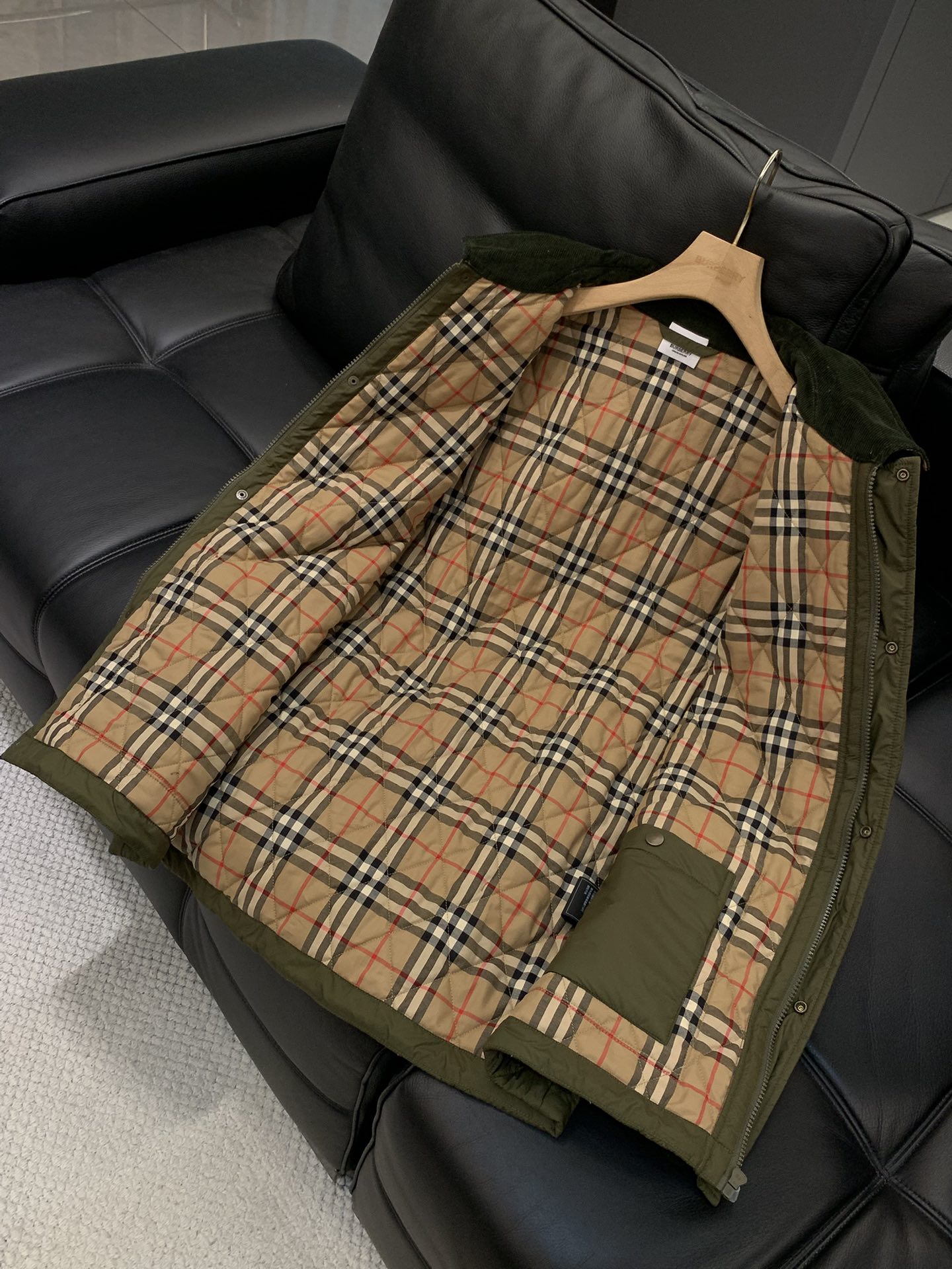 ，BBR 新款翻领绿色格子棉服面料：100%聚酯纤维里料：100%棉手洗洗涤温度不高于30C填充物：55