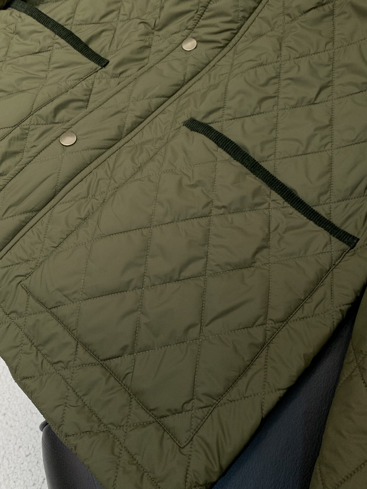 ，BBR 新款翻领绿色格子棉服面料：100%聚酯纤维里料：100%棉手洗洗涤温度不高于30C填充物：55