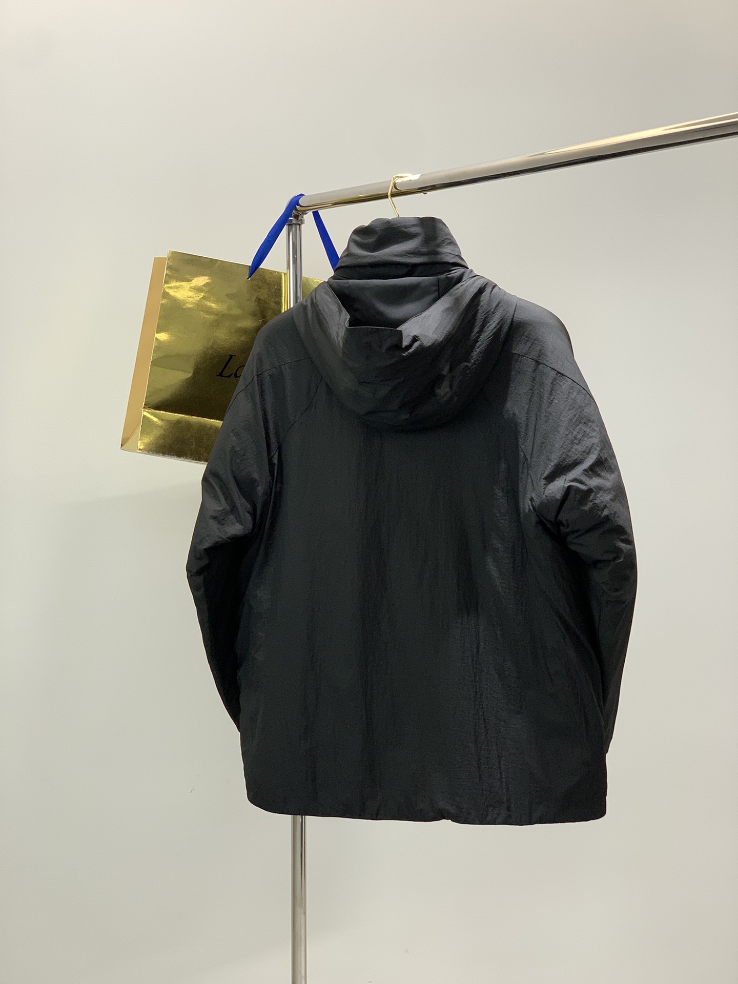，Glodwin GORE-TEX WINDSTOPPER Puffy Tac Jacket极简主义设计