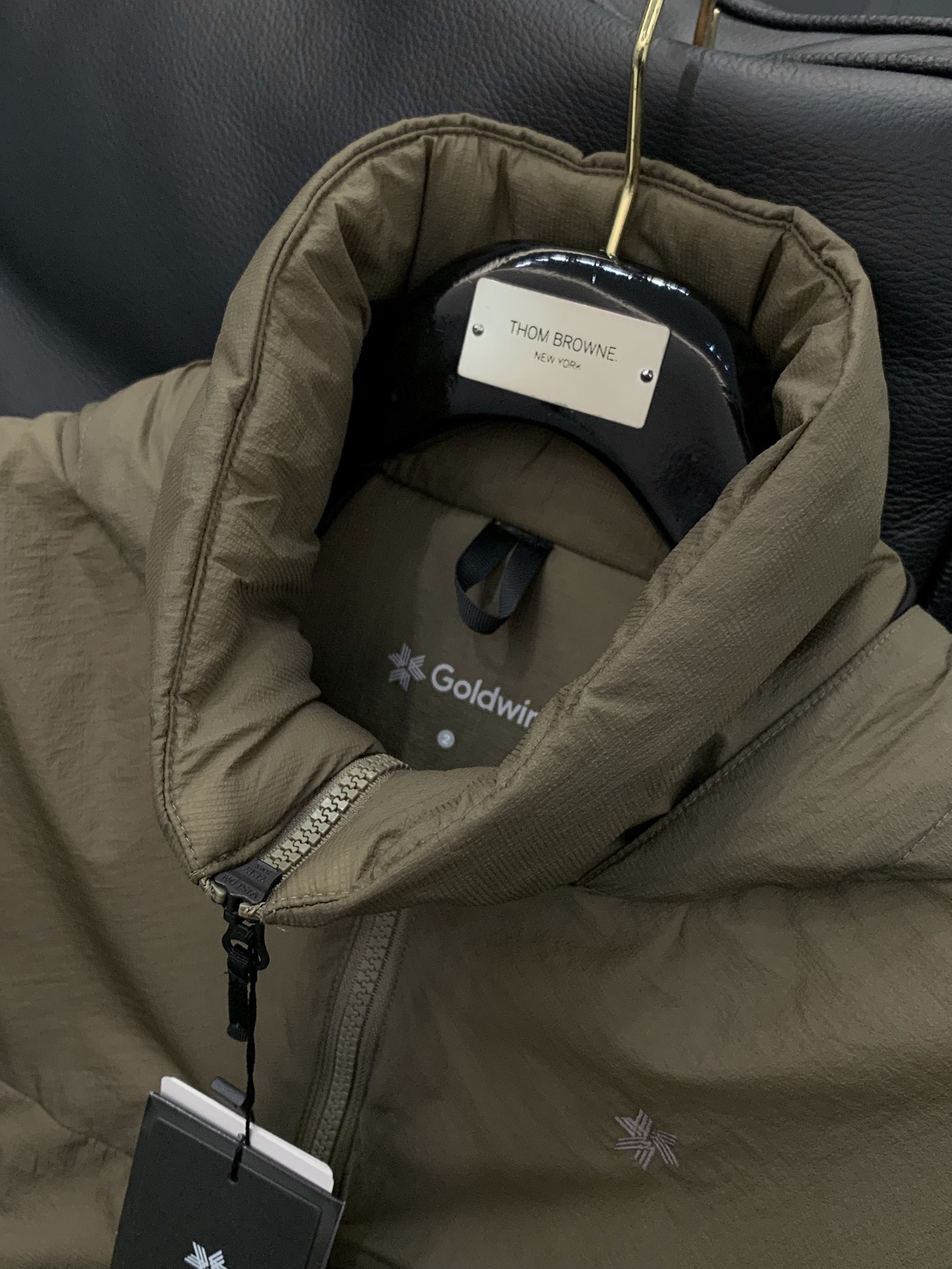 ，Glodwin GORE-TEX WINDSTOPPER Puffy Tac Jacket极简主义设计